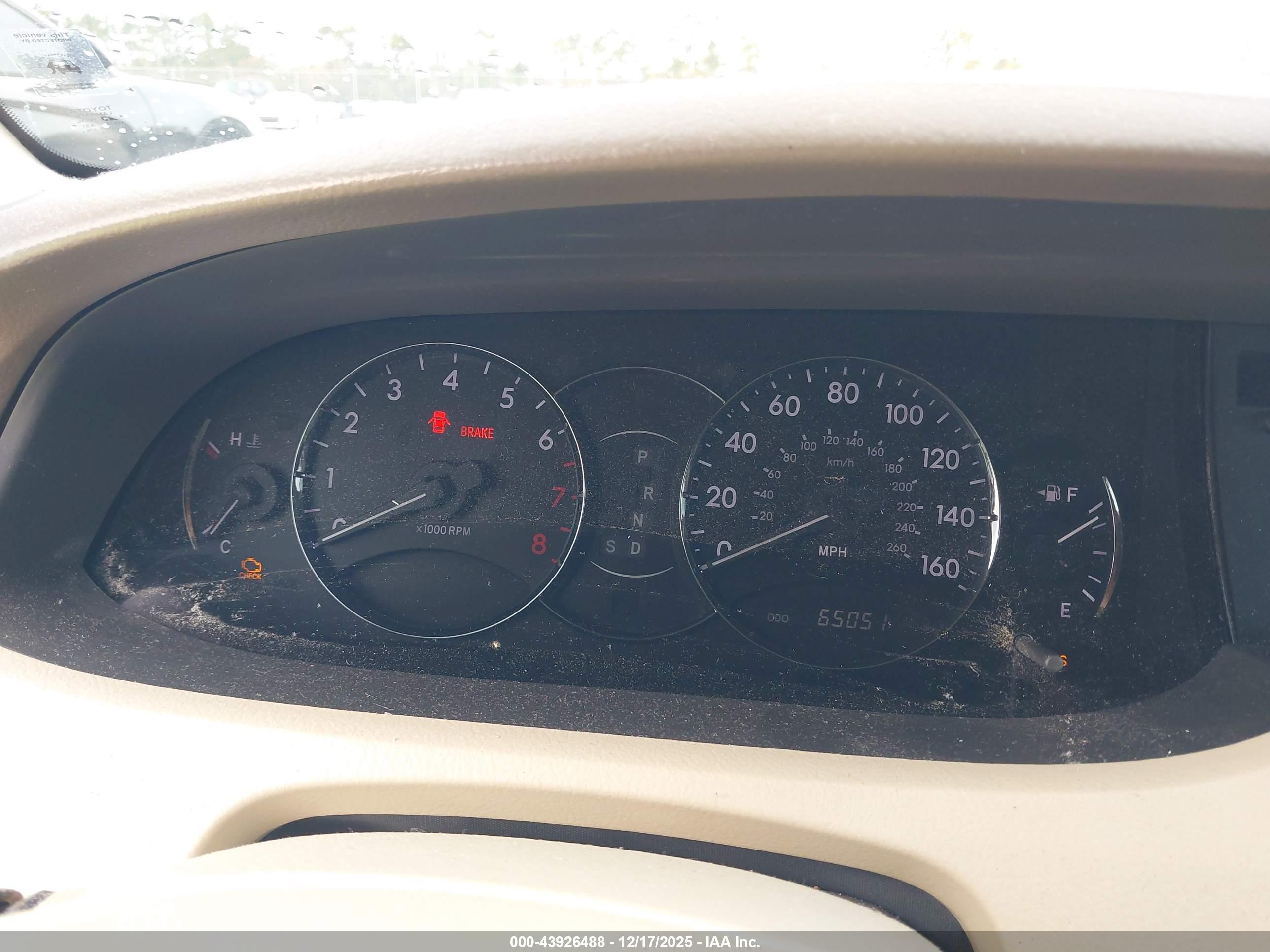 TOYOTA AVALON image 7