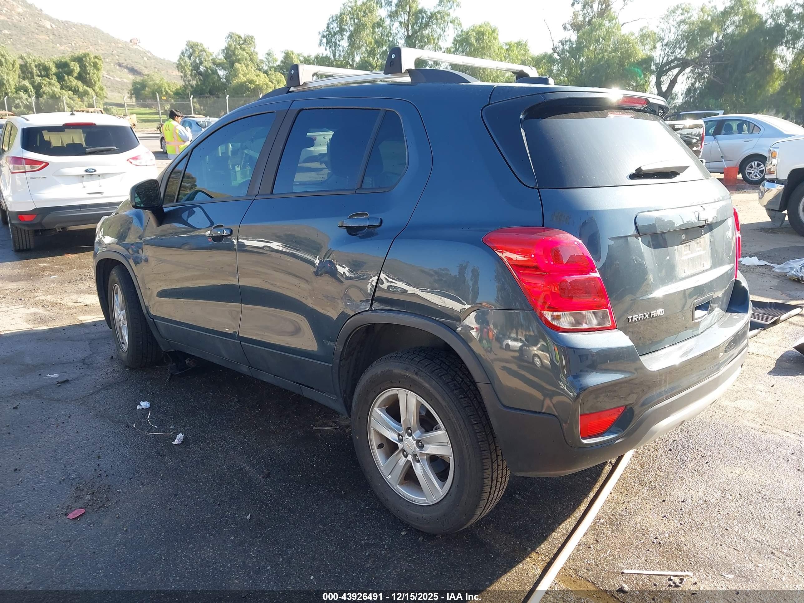 CHEVROLET TRAX image 3