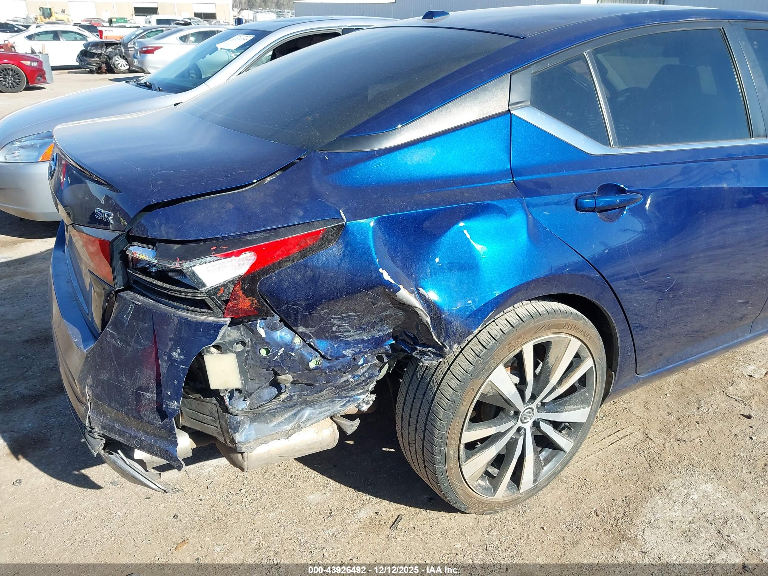 NISSAN ALTIMA image 6