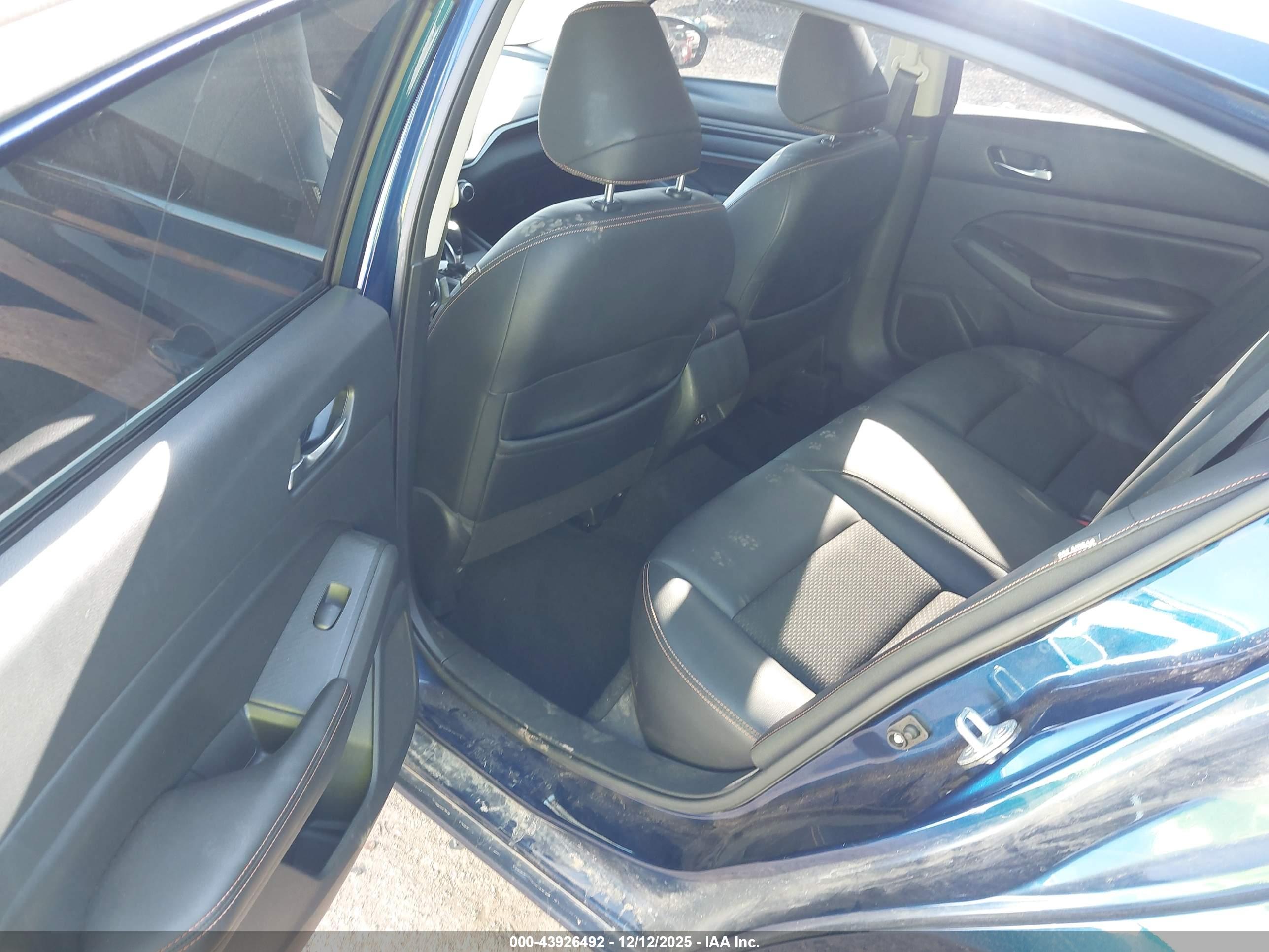 NISSAN ALTIMA image 8