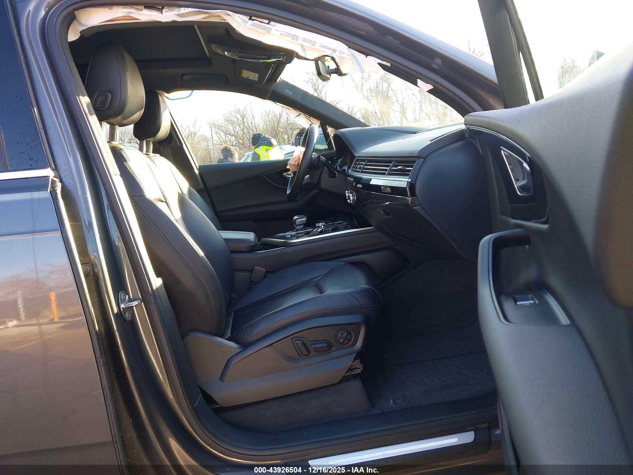 AUDI Q7 image 5