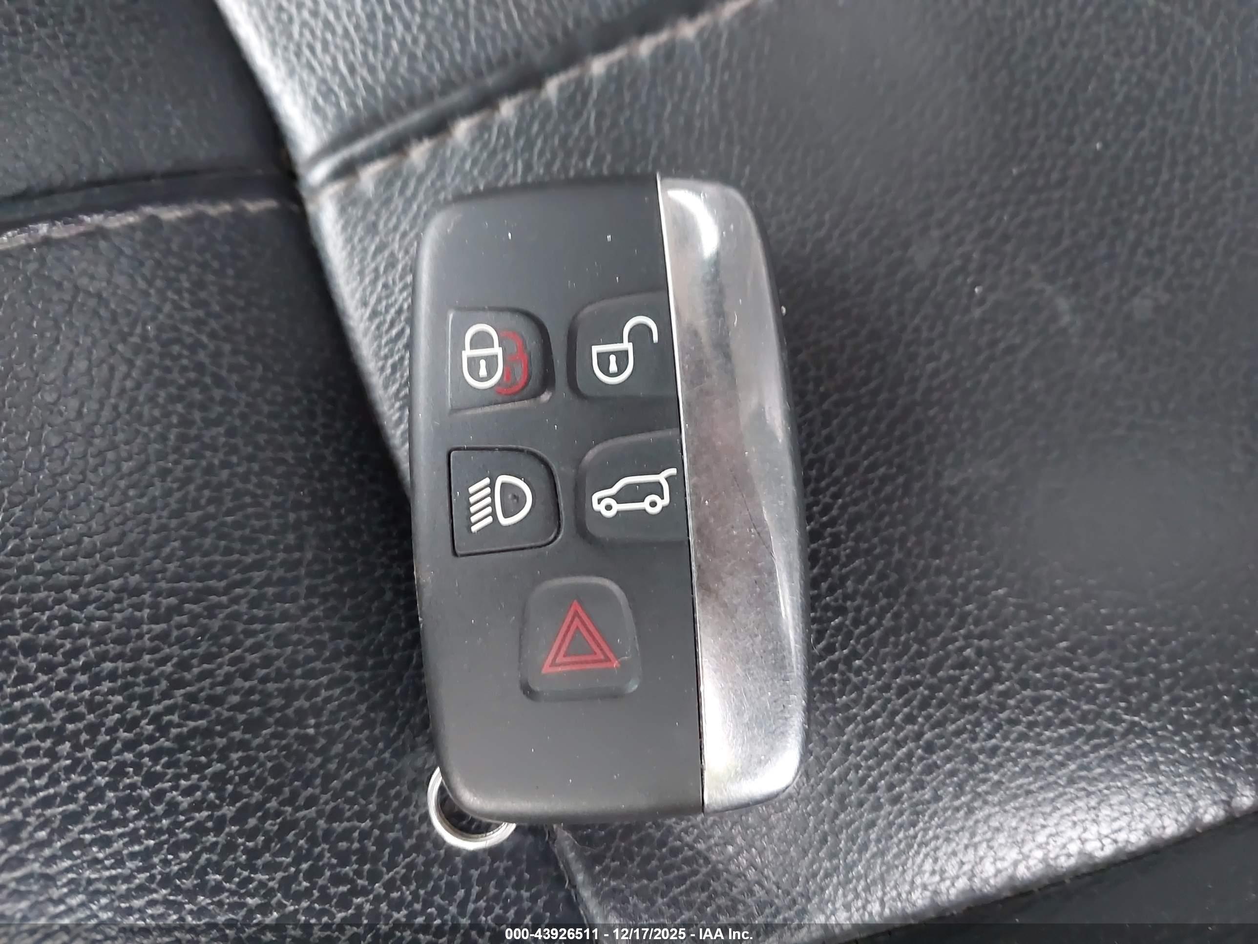 LAND ROVER image 11