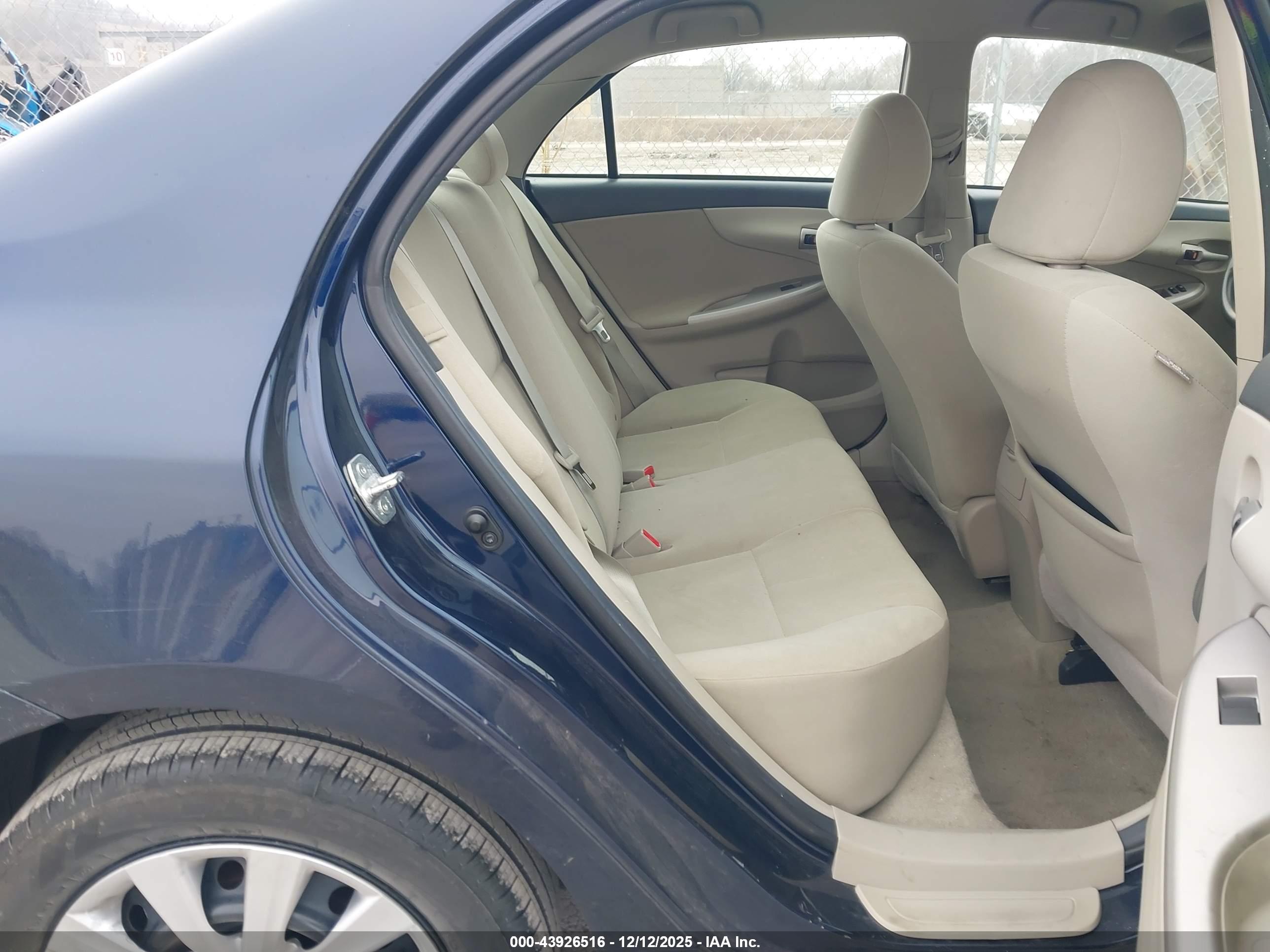 TOYOTA COROLLA image 8