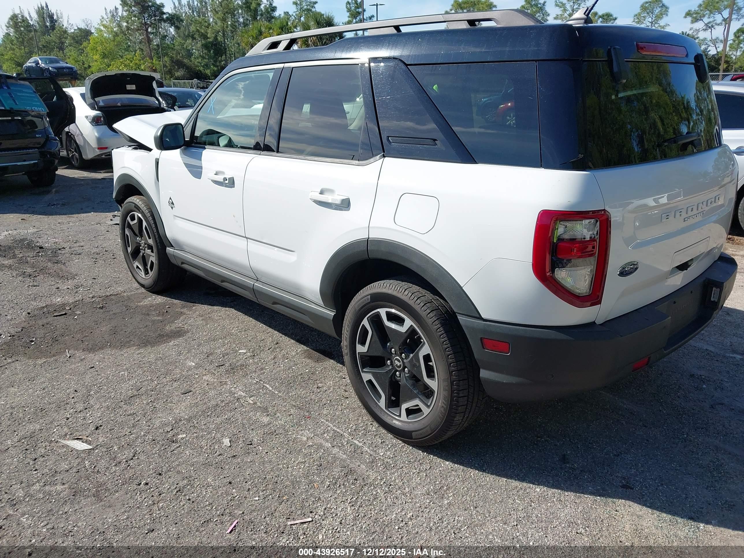 FORD BRONCO image 3