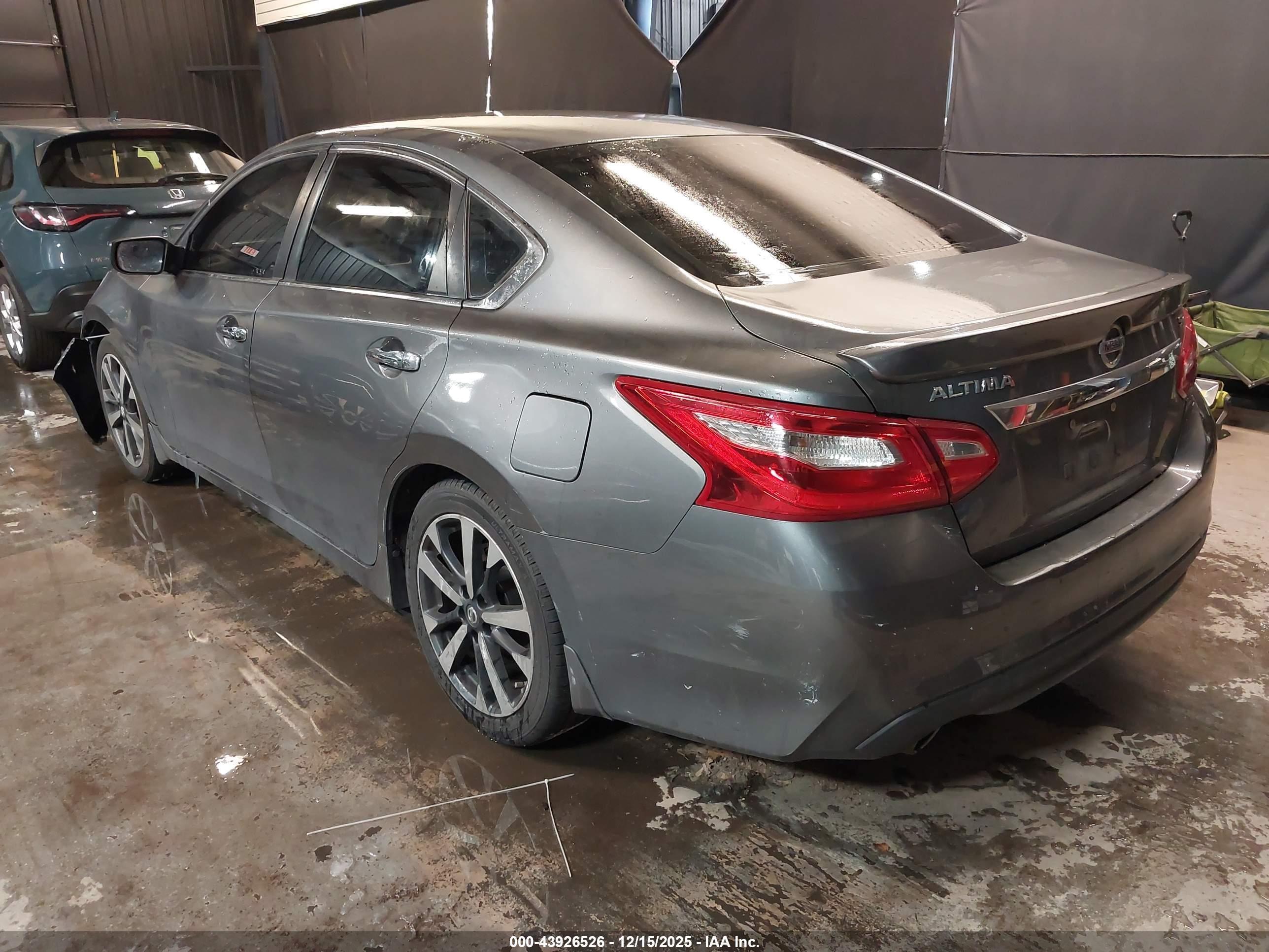 NISSAN ALTIMA image 3