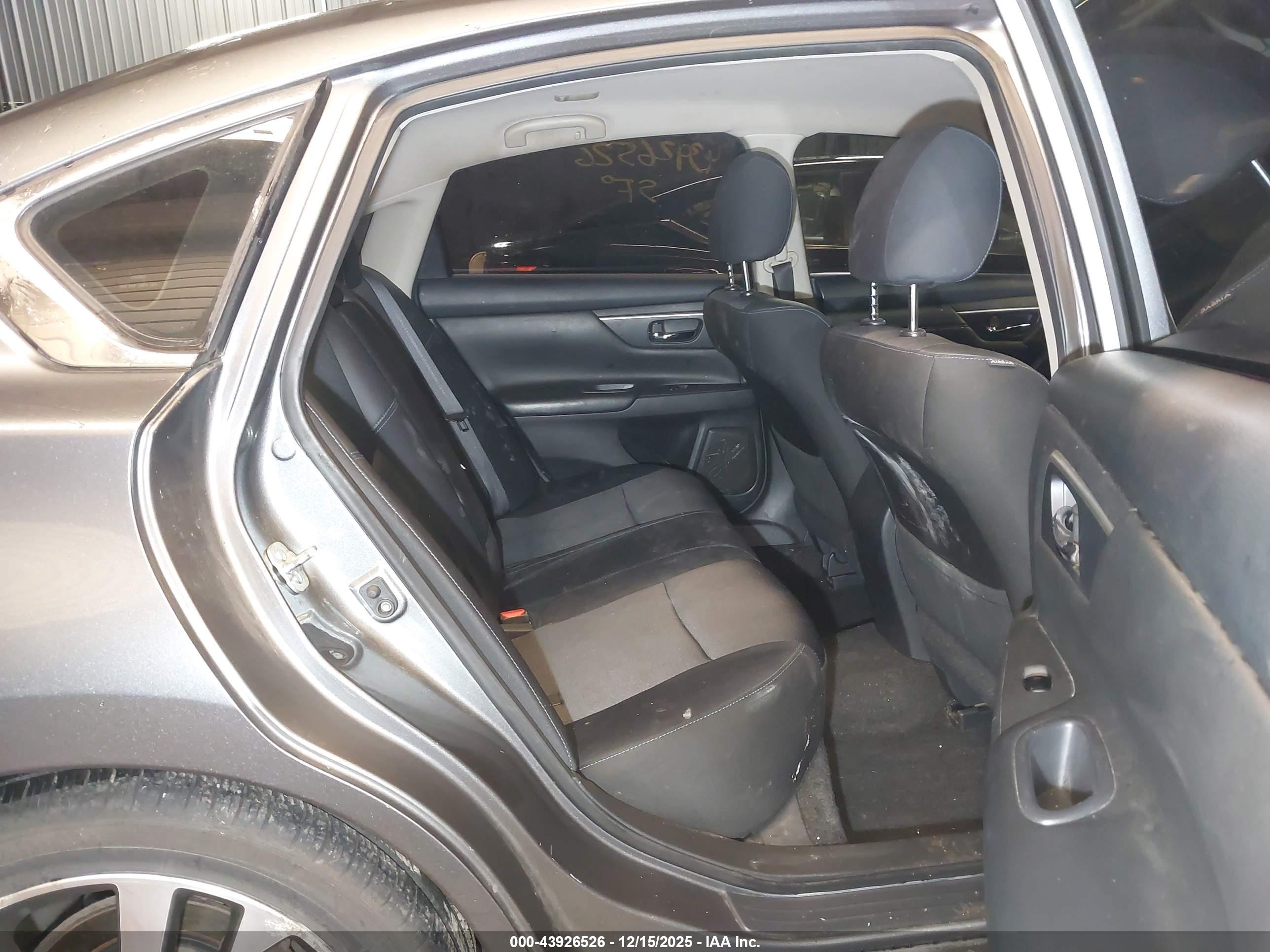 NISSAN ALTIMA image 8