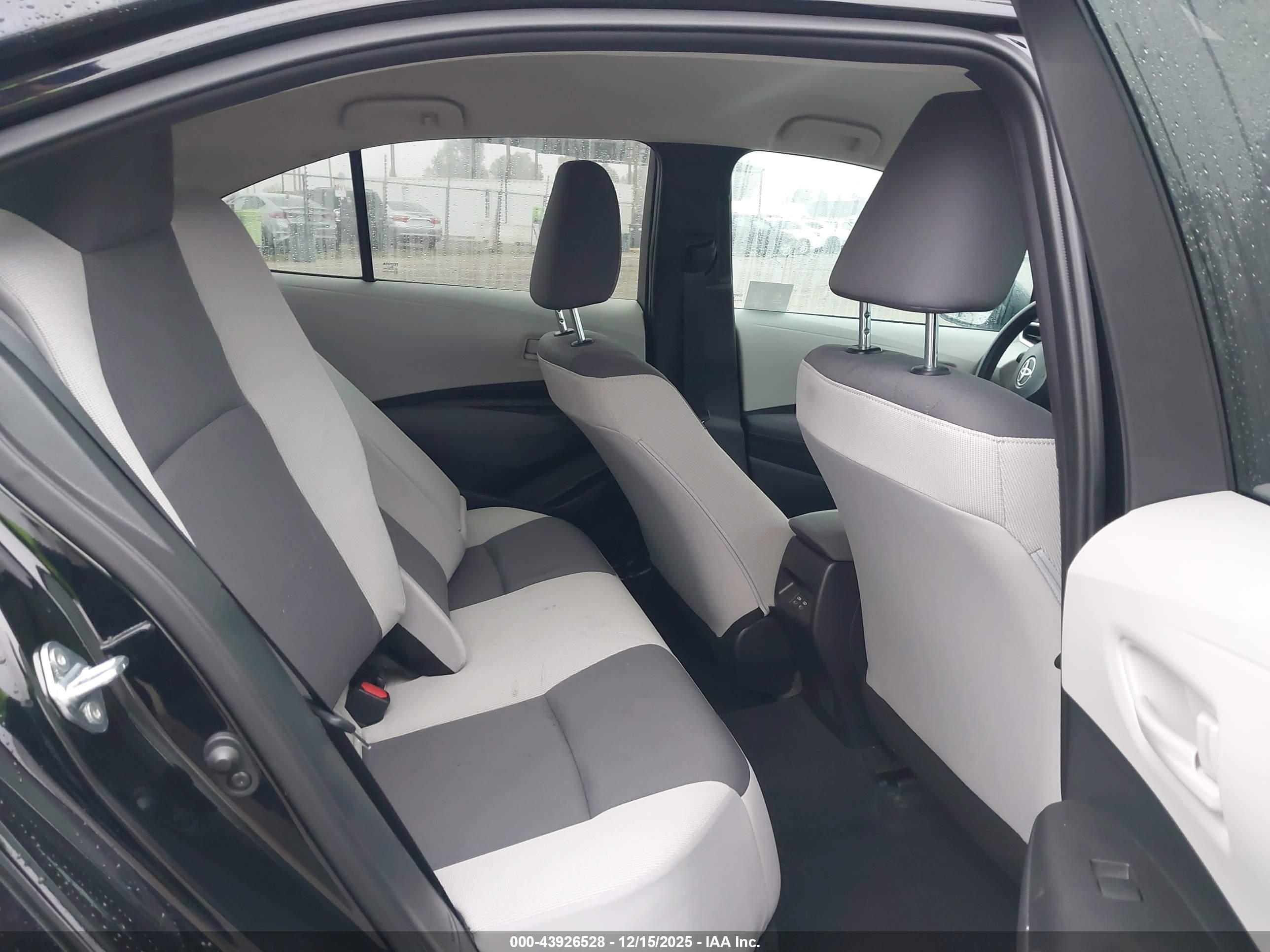 TOYOTA COROLLA image 8