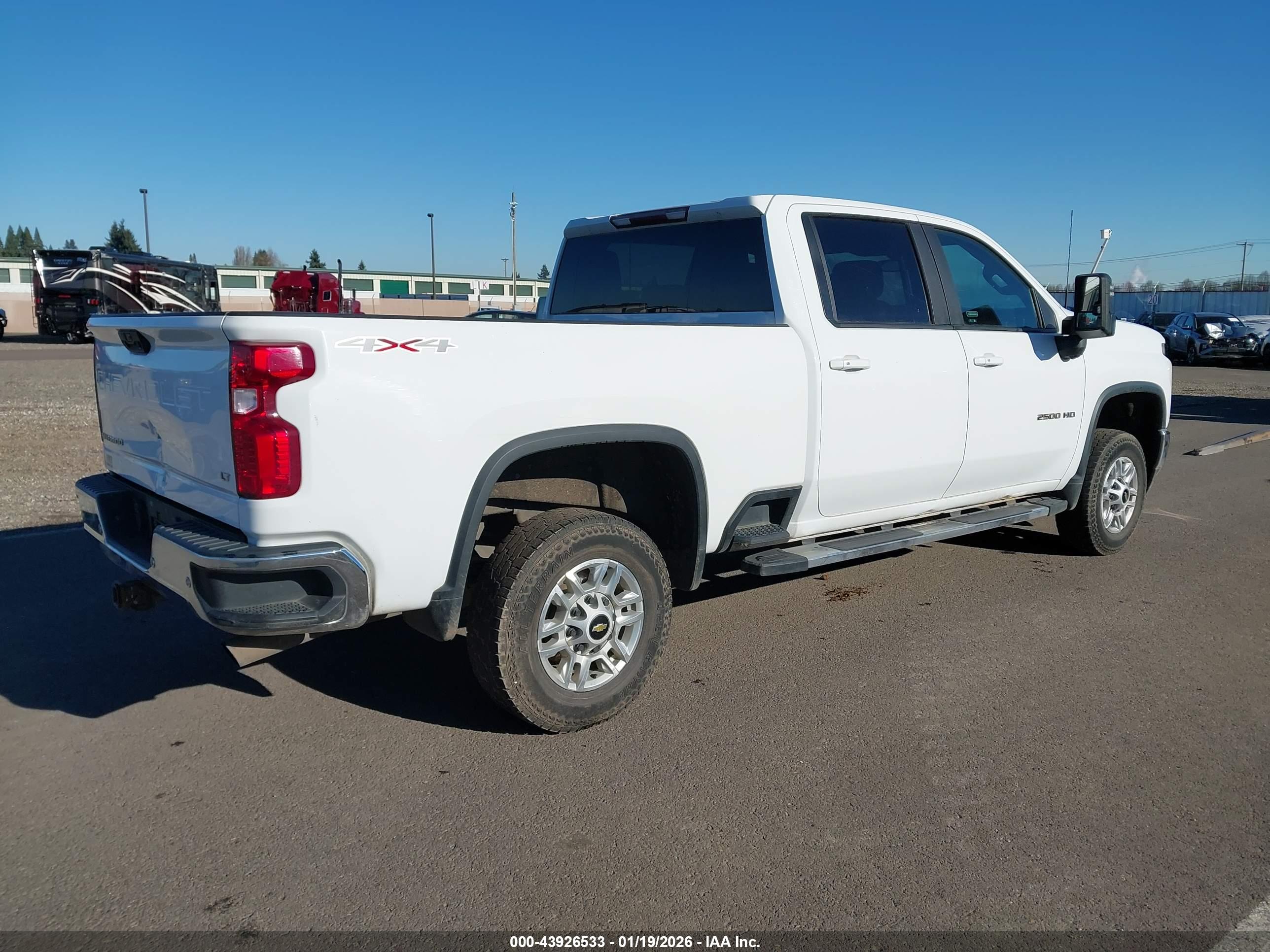 CHEVROLET SILVERADO image 4