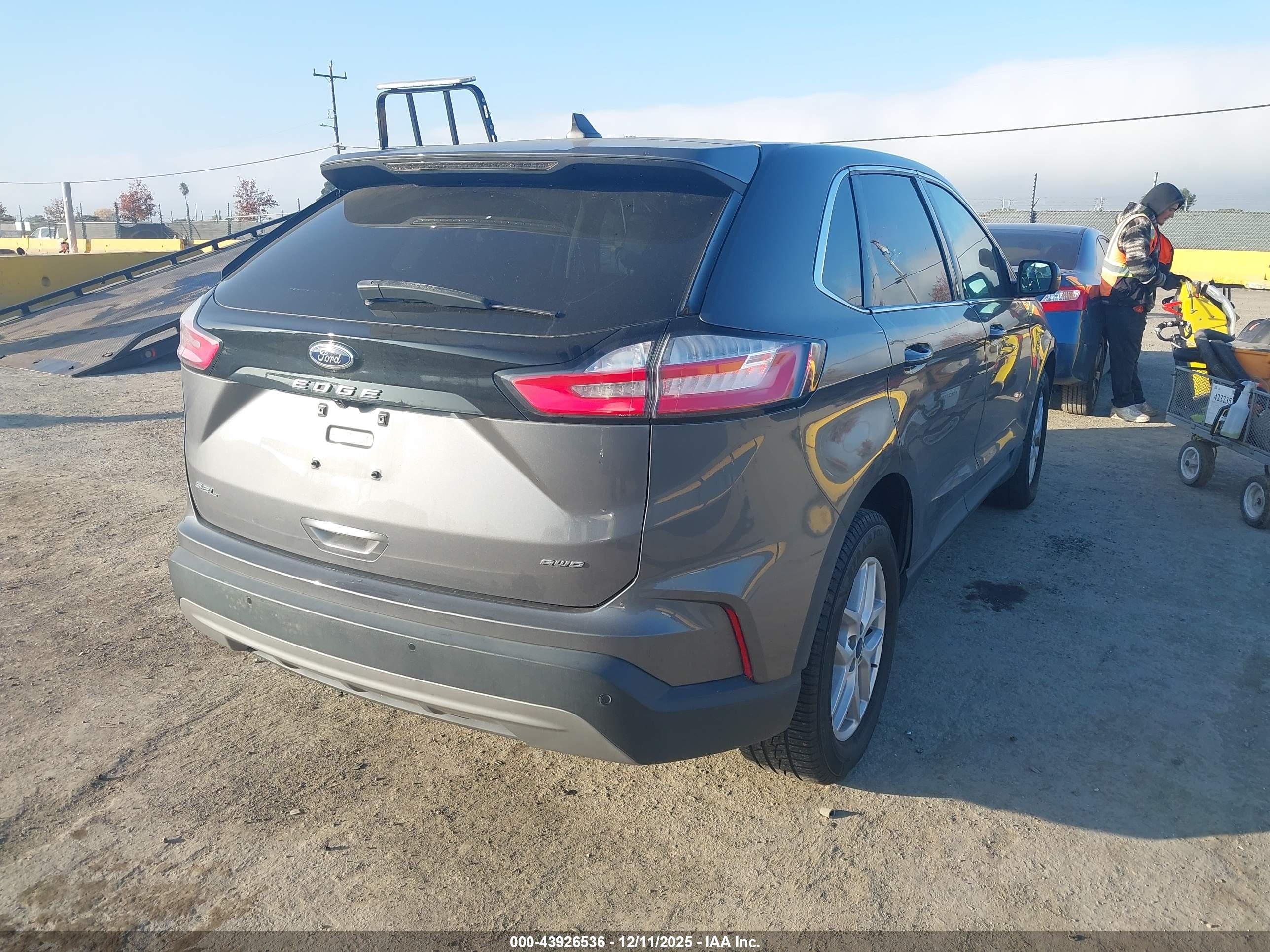 FORD EDGE image 4