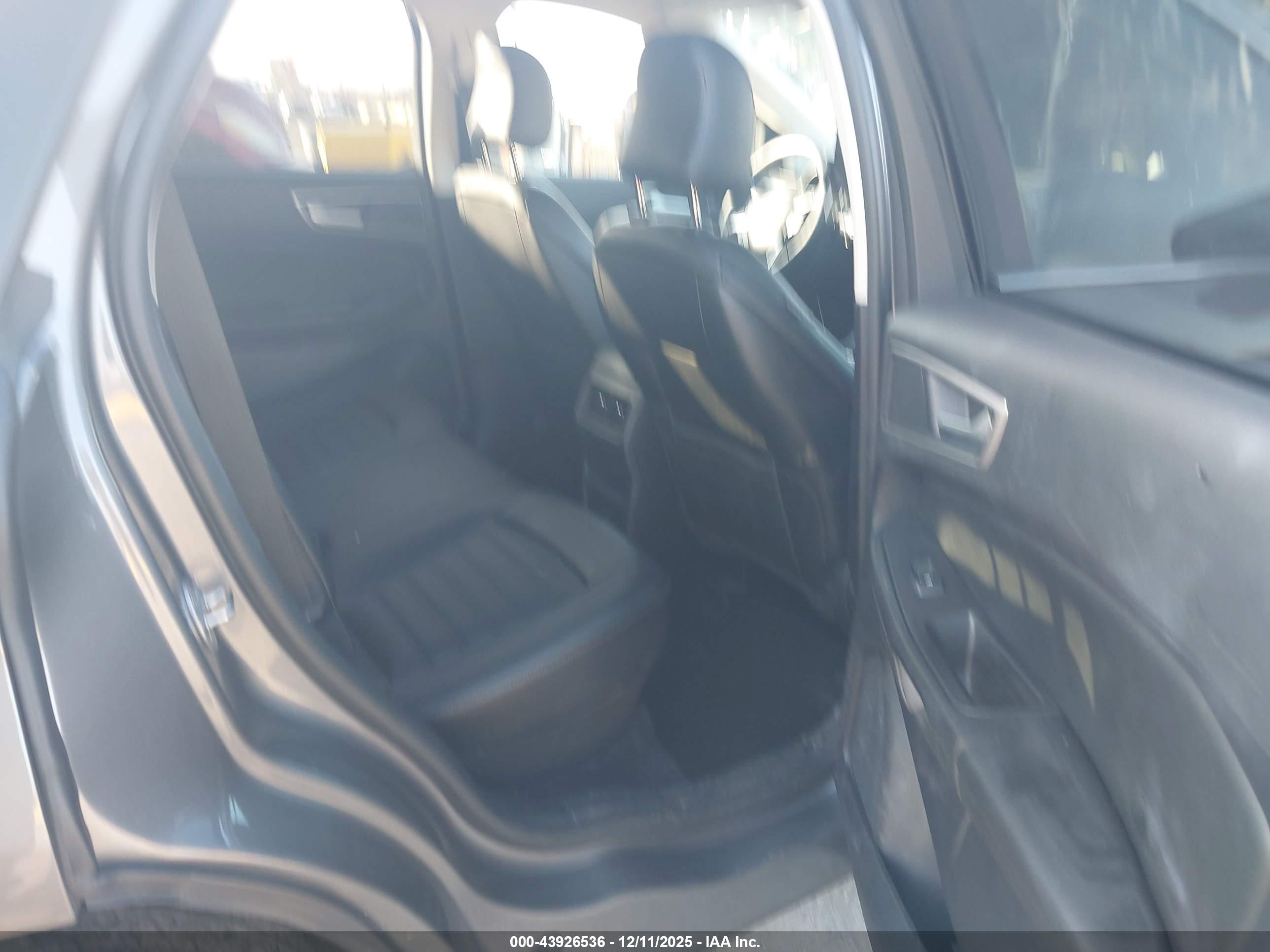 FORD EDGE image 8