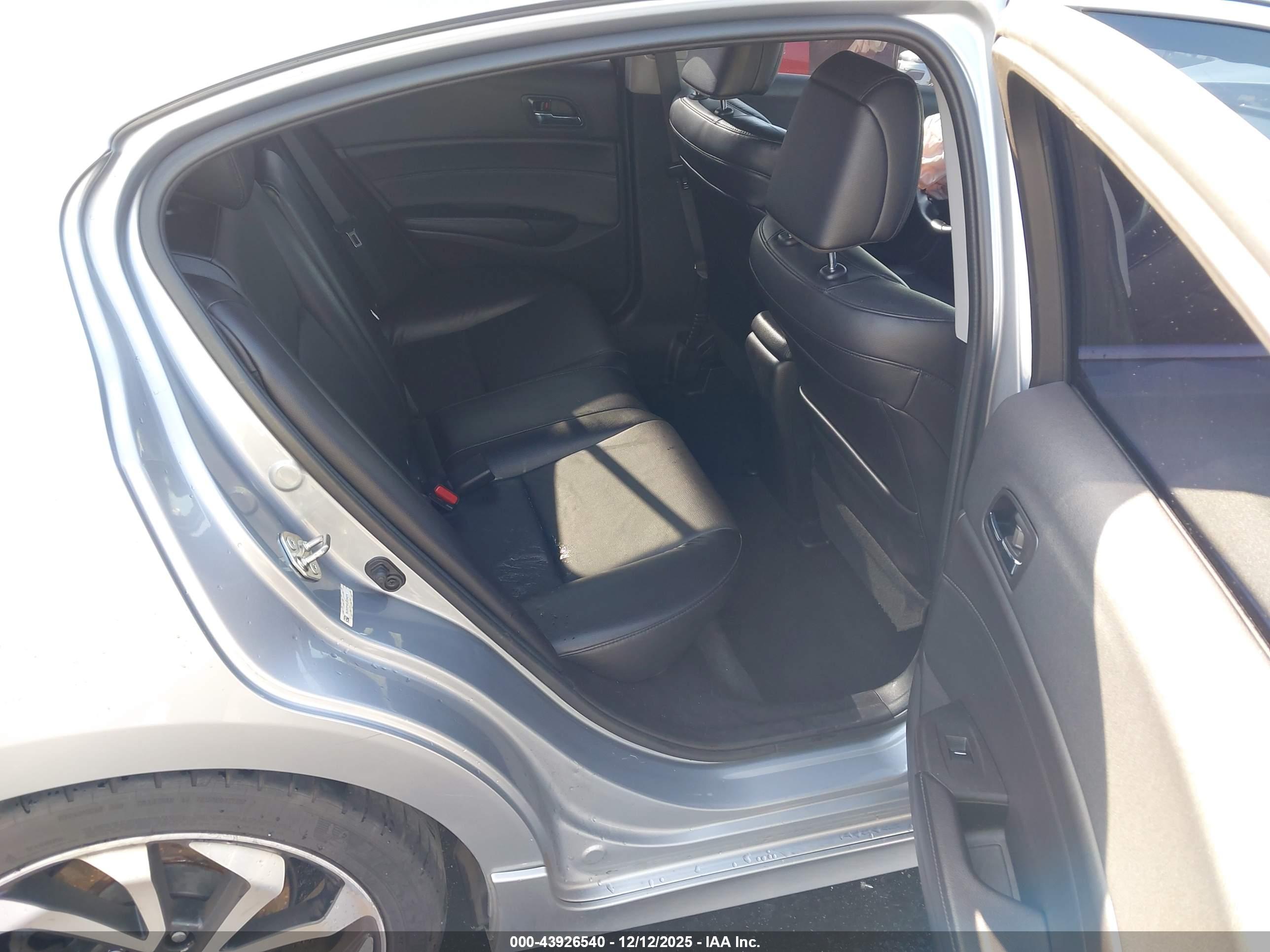 ACURA ILX image 8