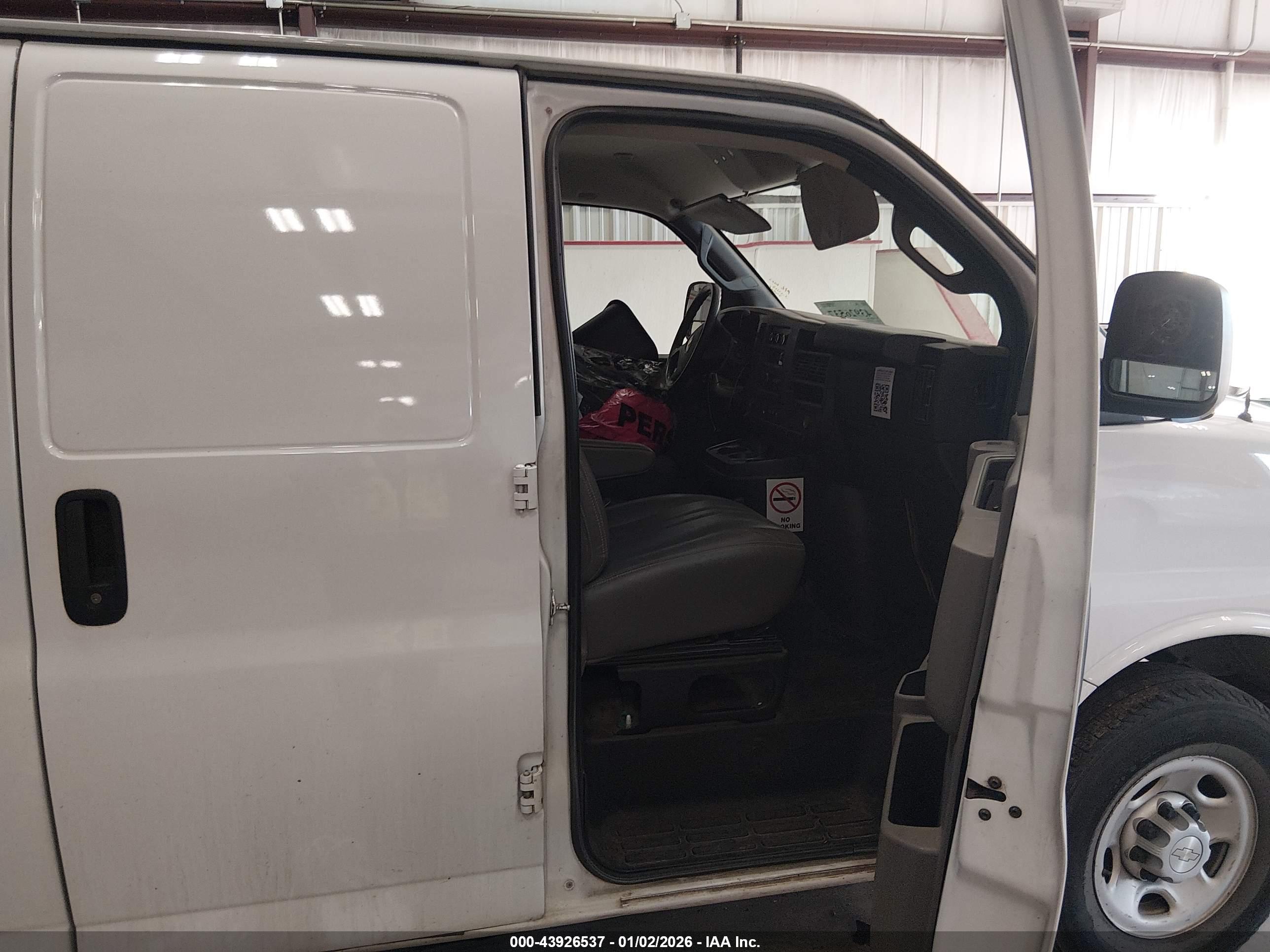 CHEVROLET EXPRESS image 5