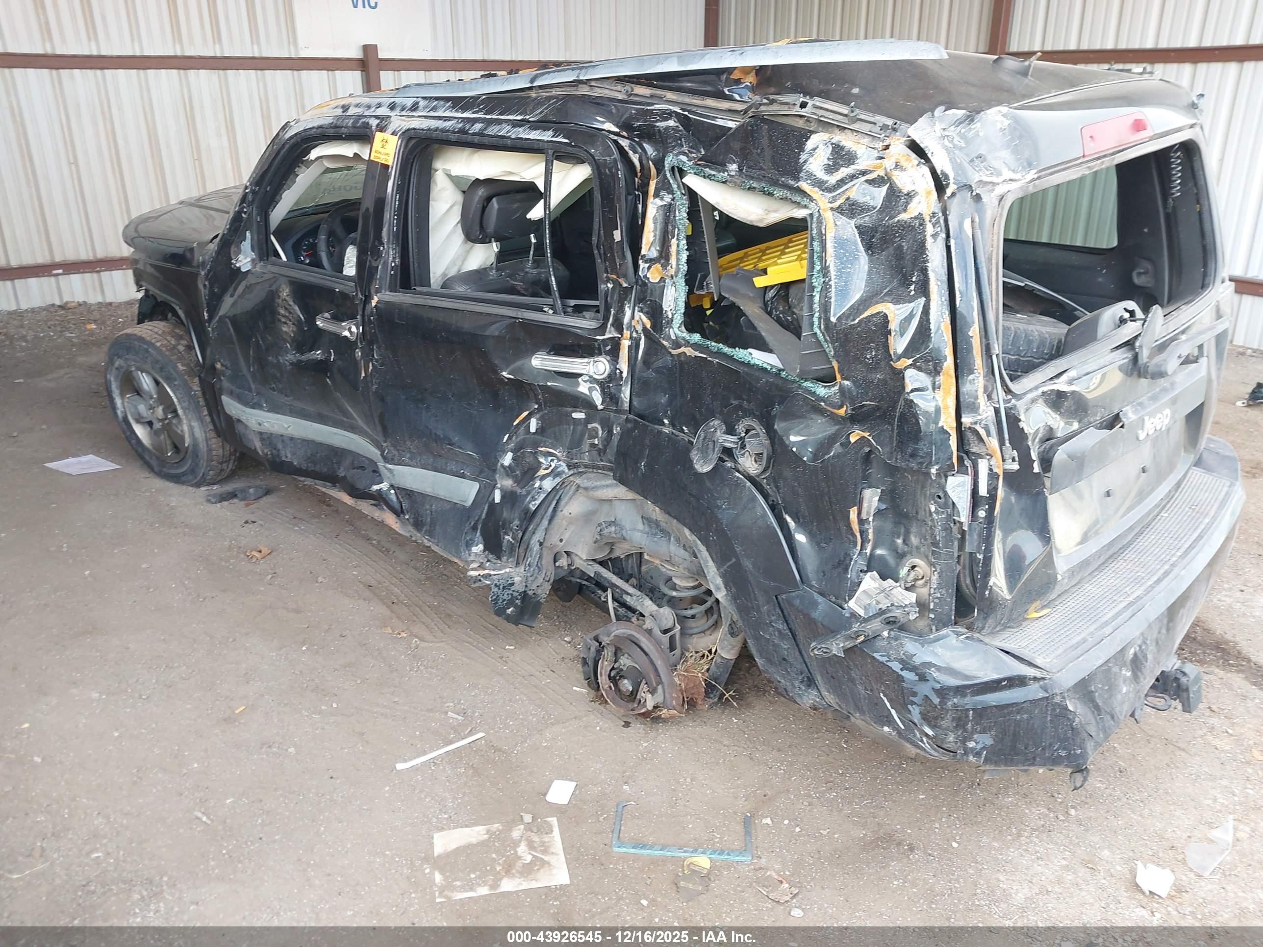 JEEP LIBERTY image 3