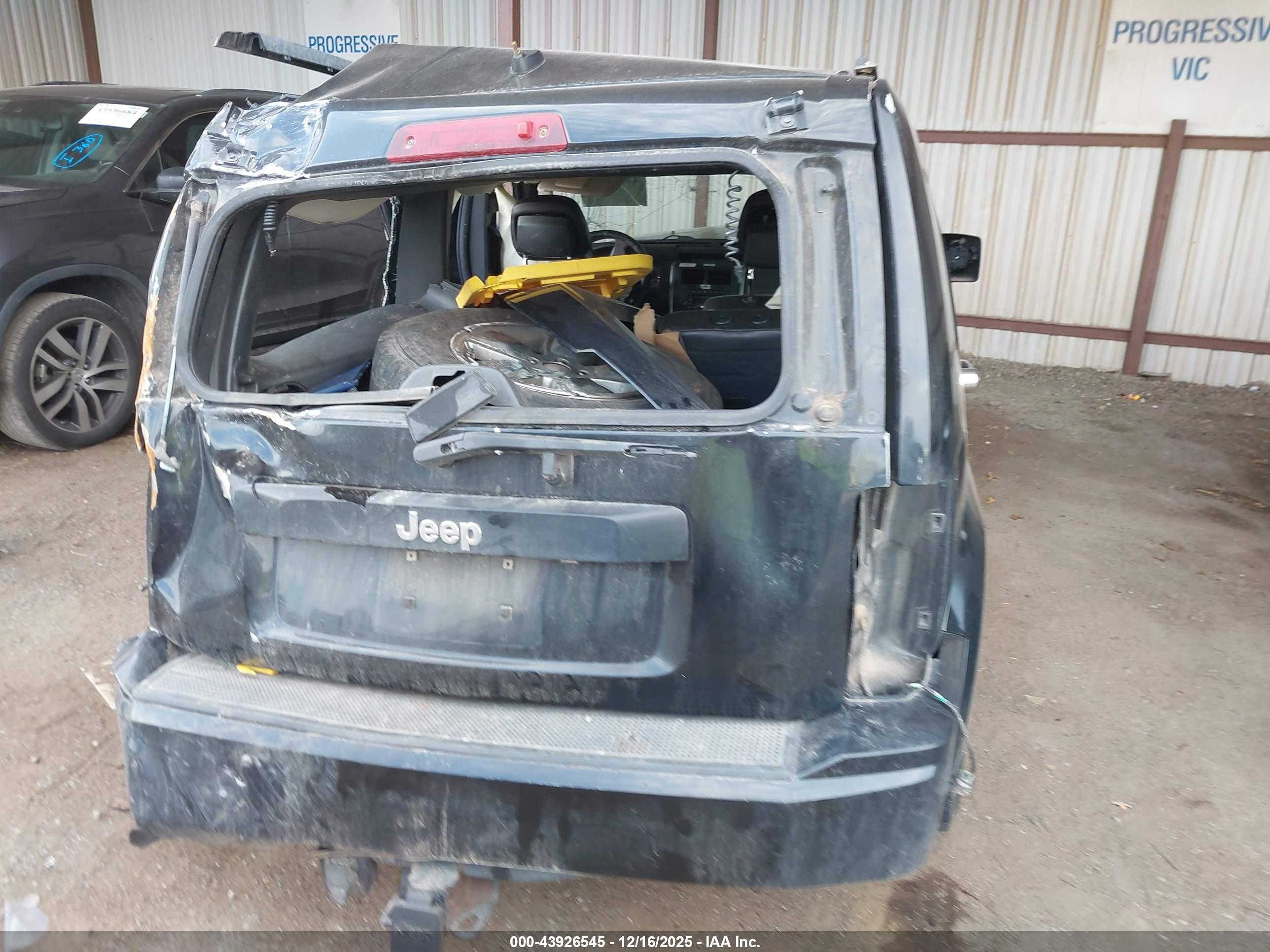 JEEP LIBERTY image 6