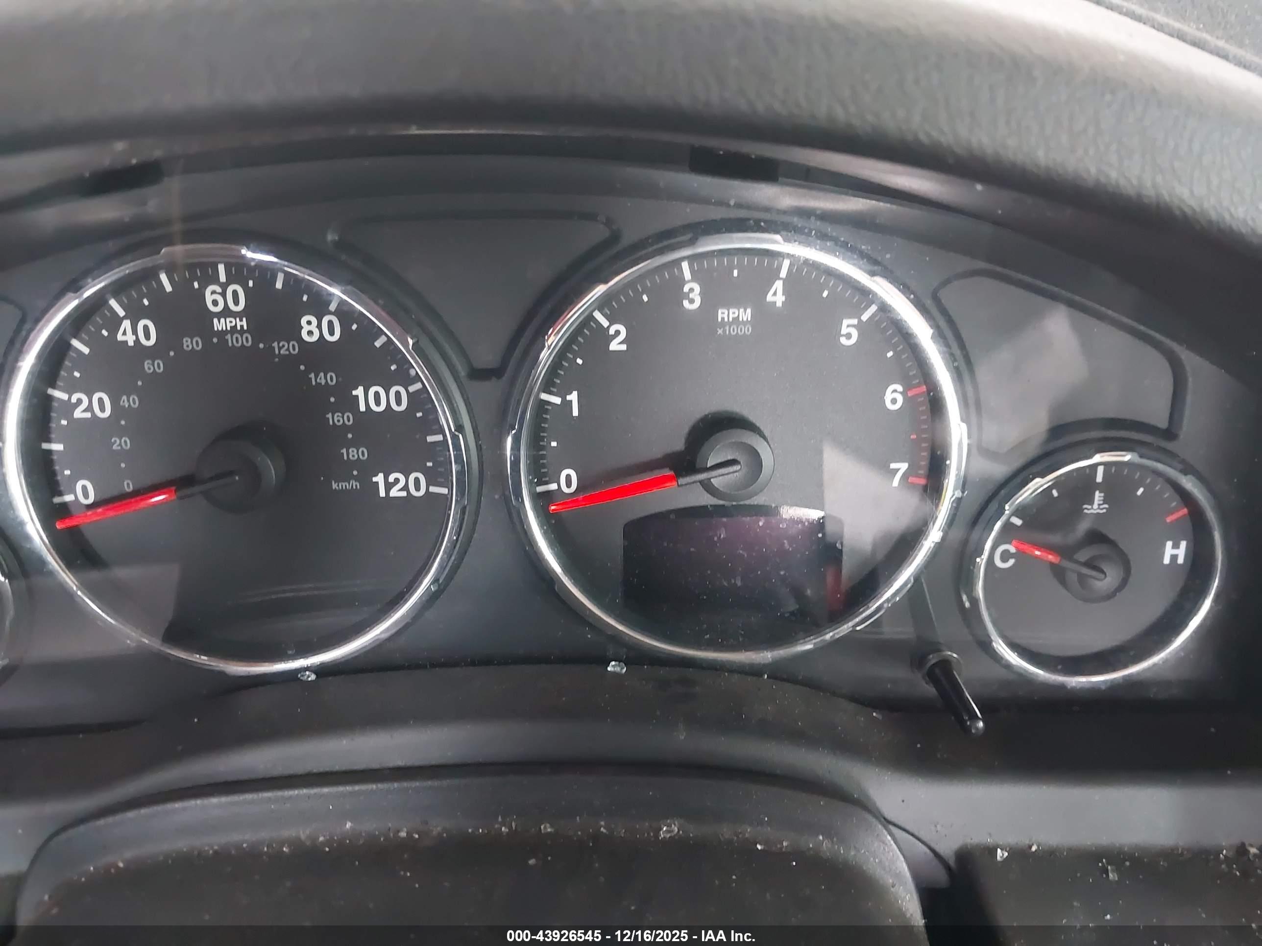 JEEP LIBERTY image 7