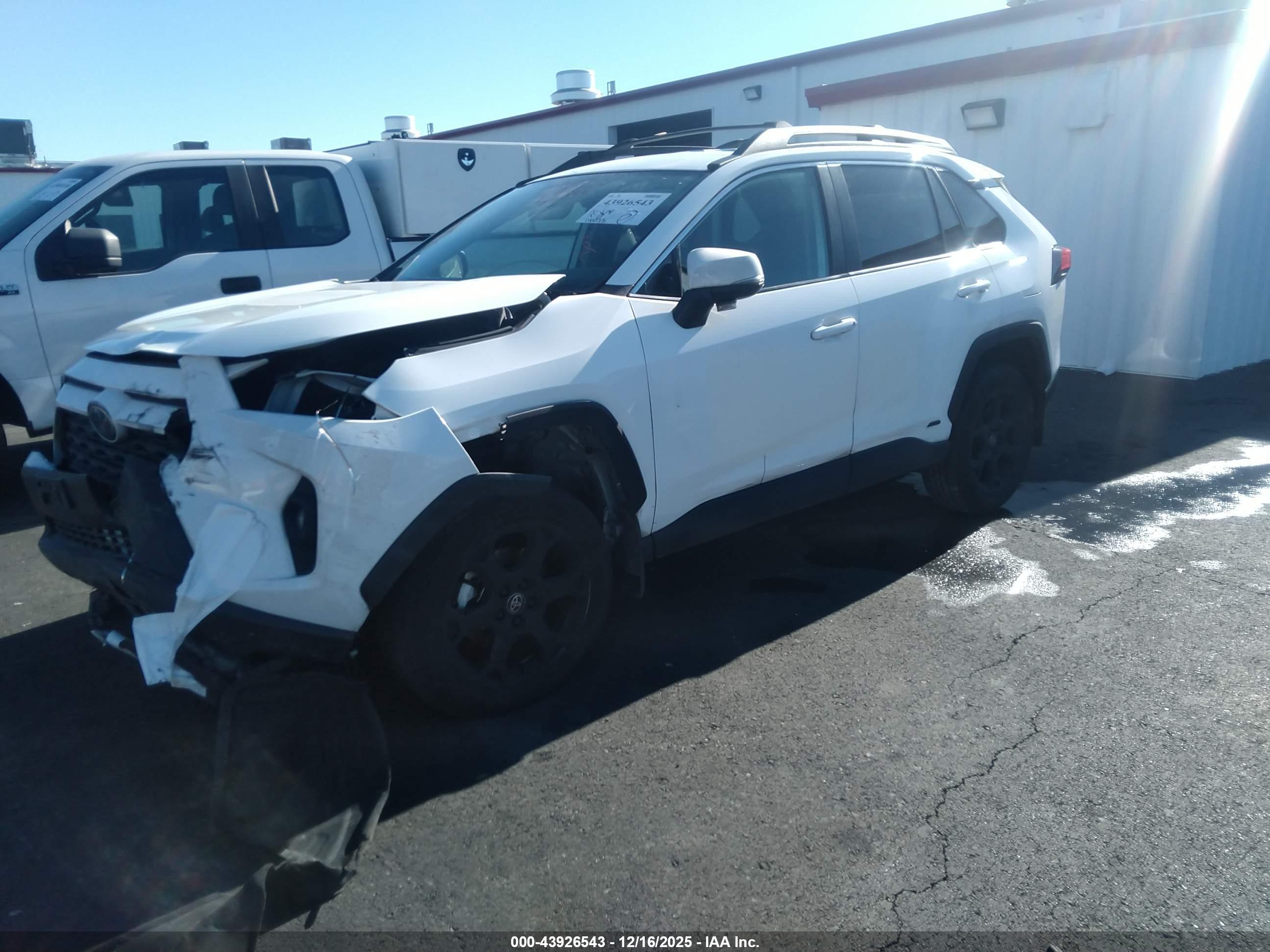 TOYOTA RAV4 image 2