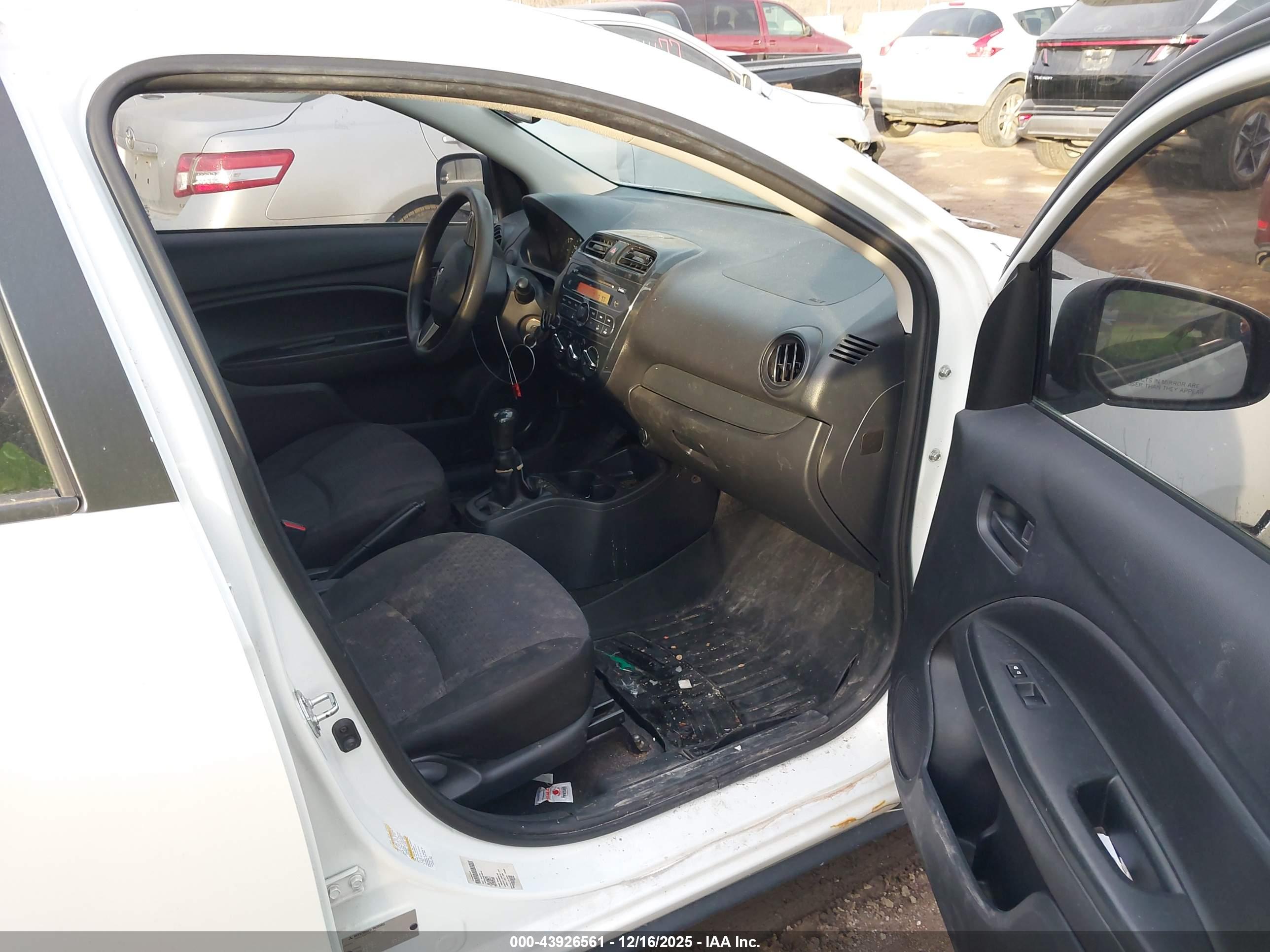MITSUBISHI MIRAGE image 5