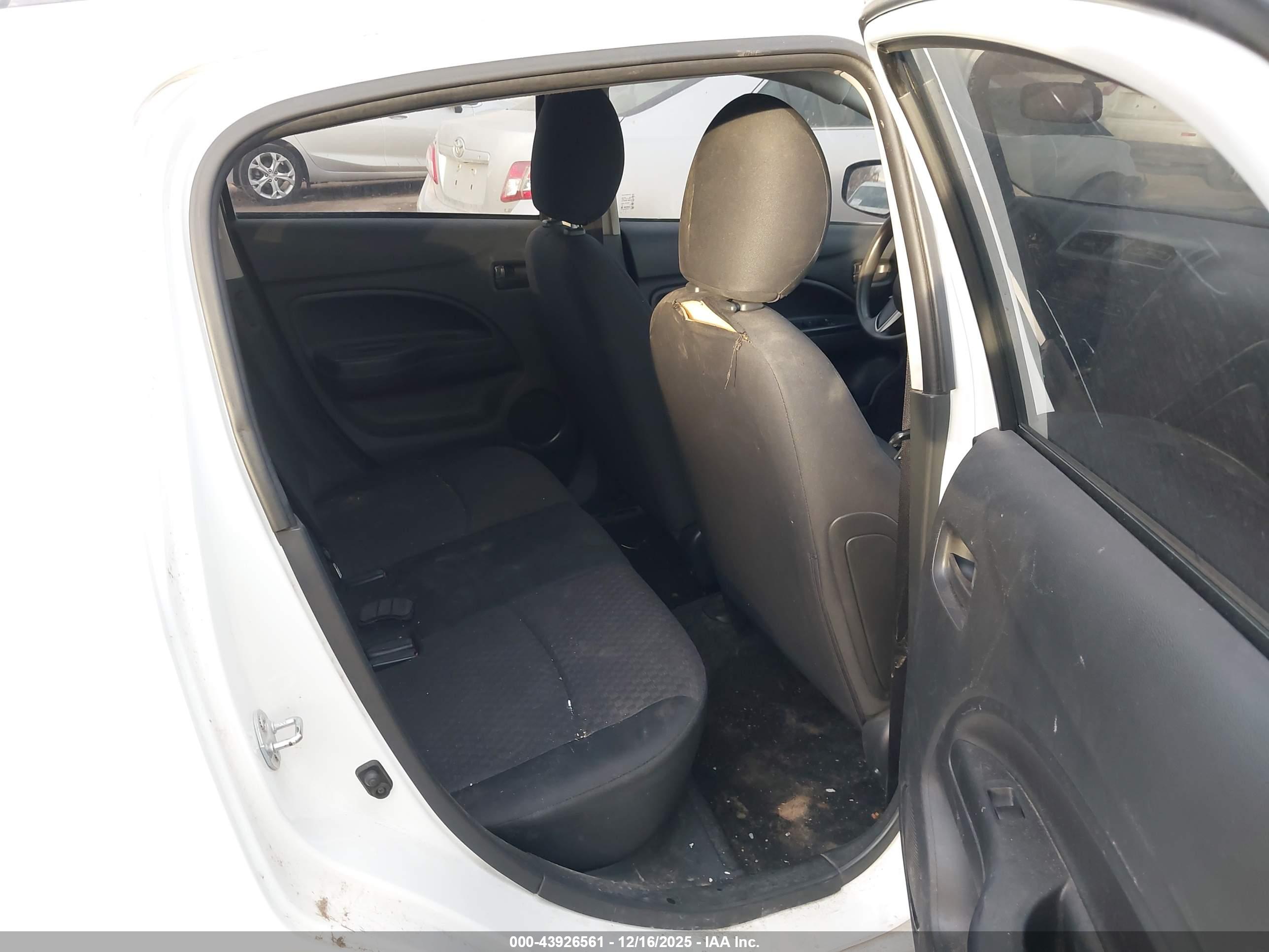 MITSUBISHI MIRAGE image 8
