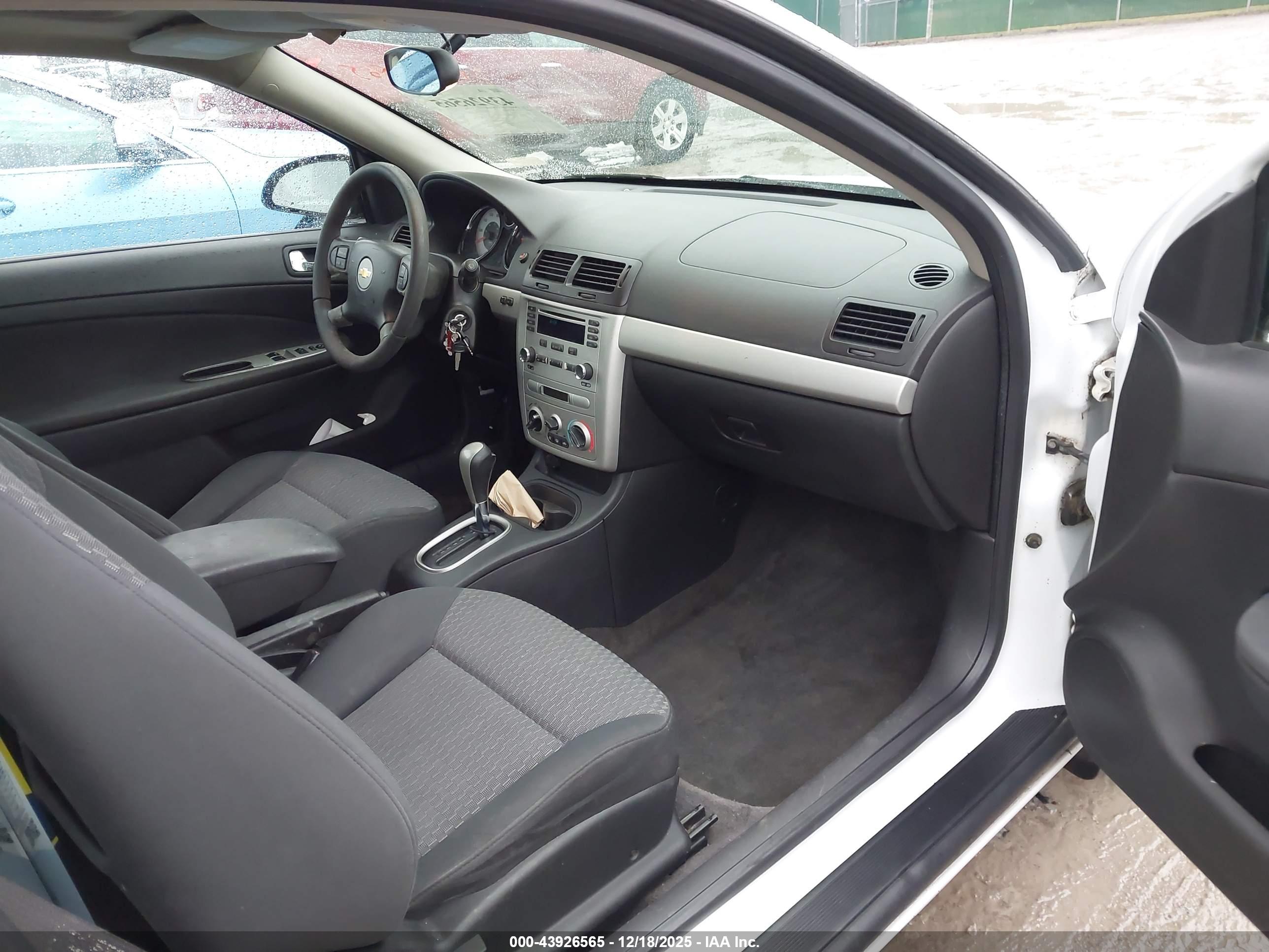 CHEVROLET COBALT image 5