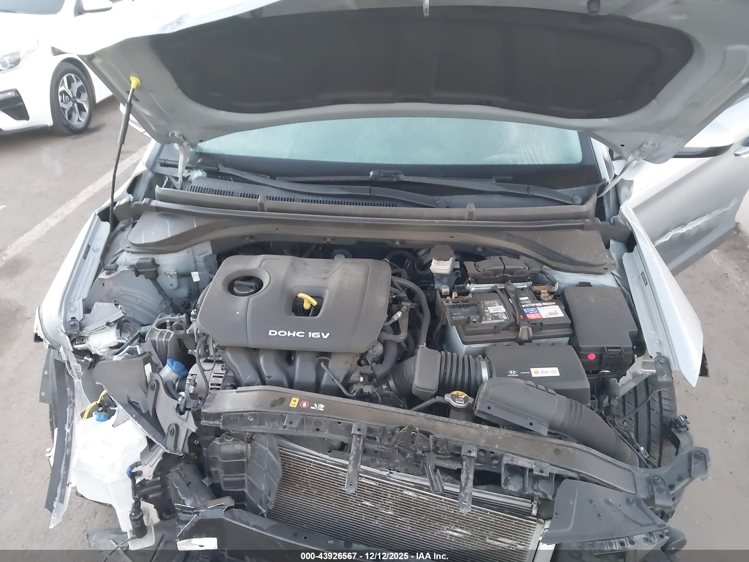 HYUNDAI ELANTRA image 10