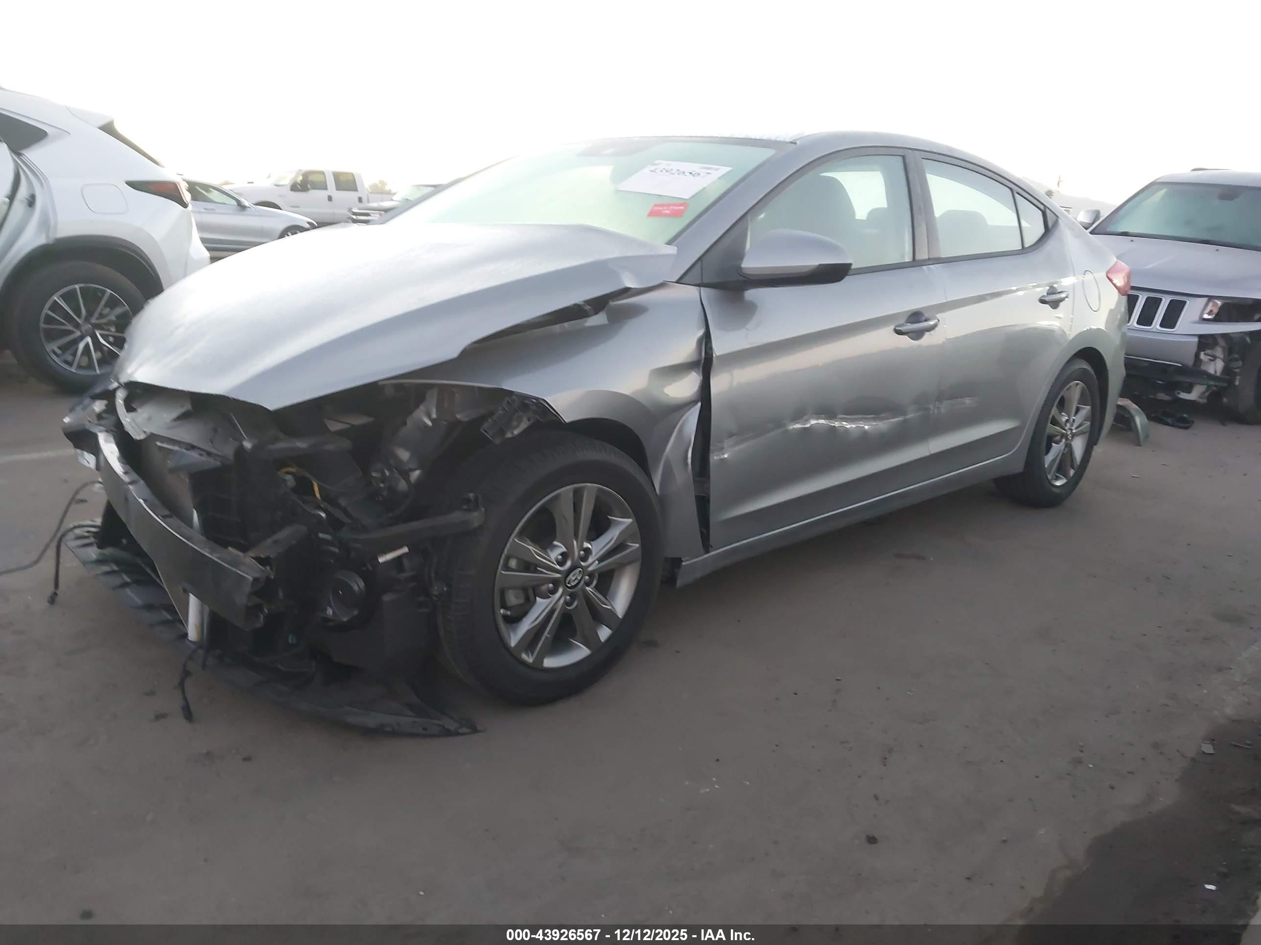 HYUNDAI ELANTRA image 2