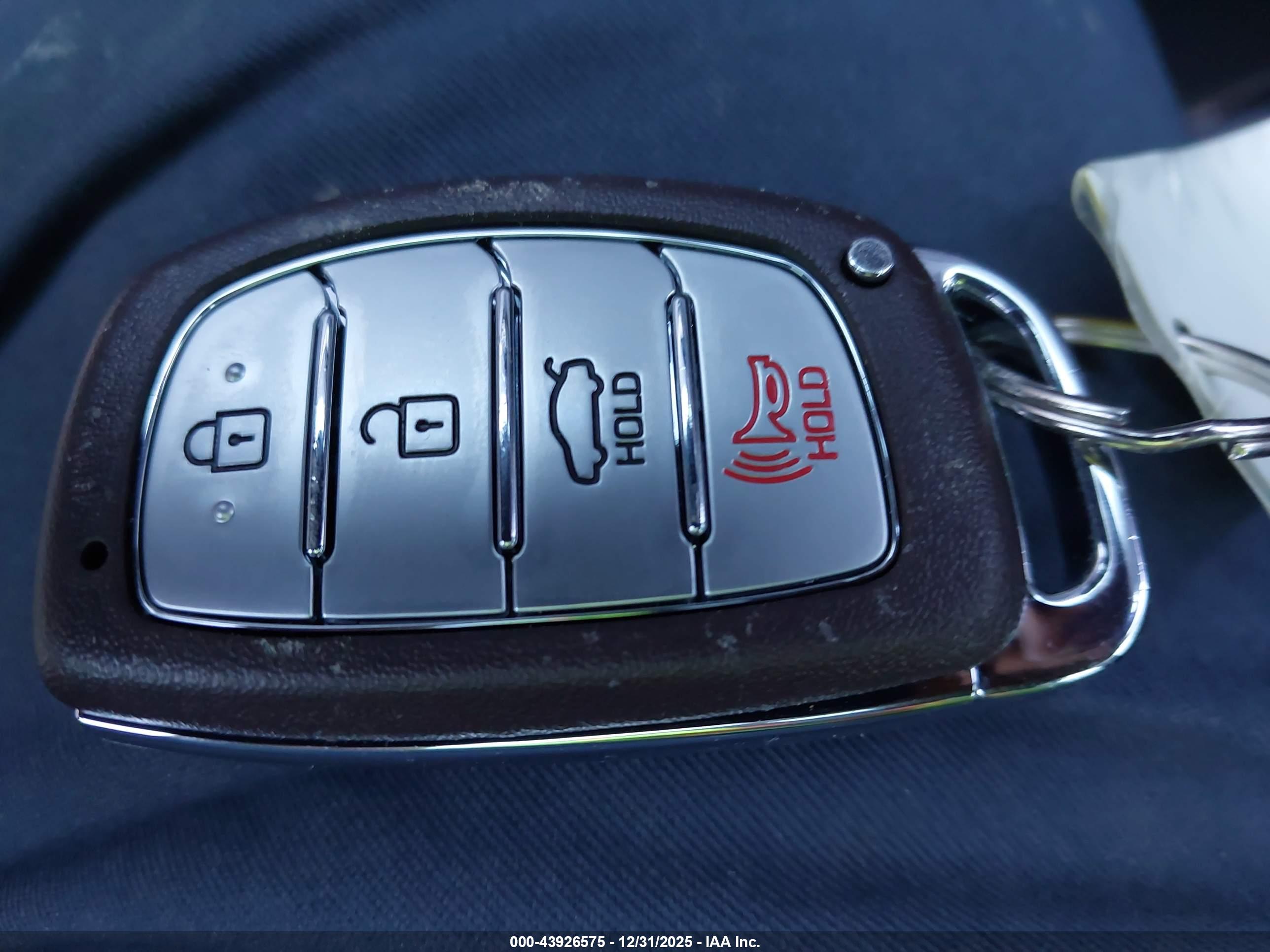 HYUNDAI ELANTRA image 11