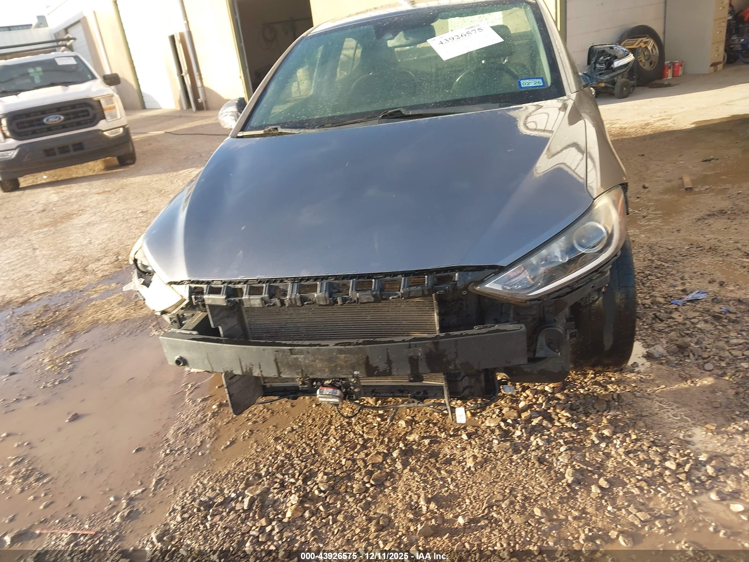 HYUNDAI ELANTRA image 6
