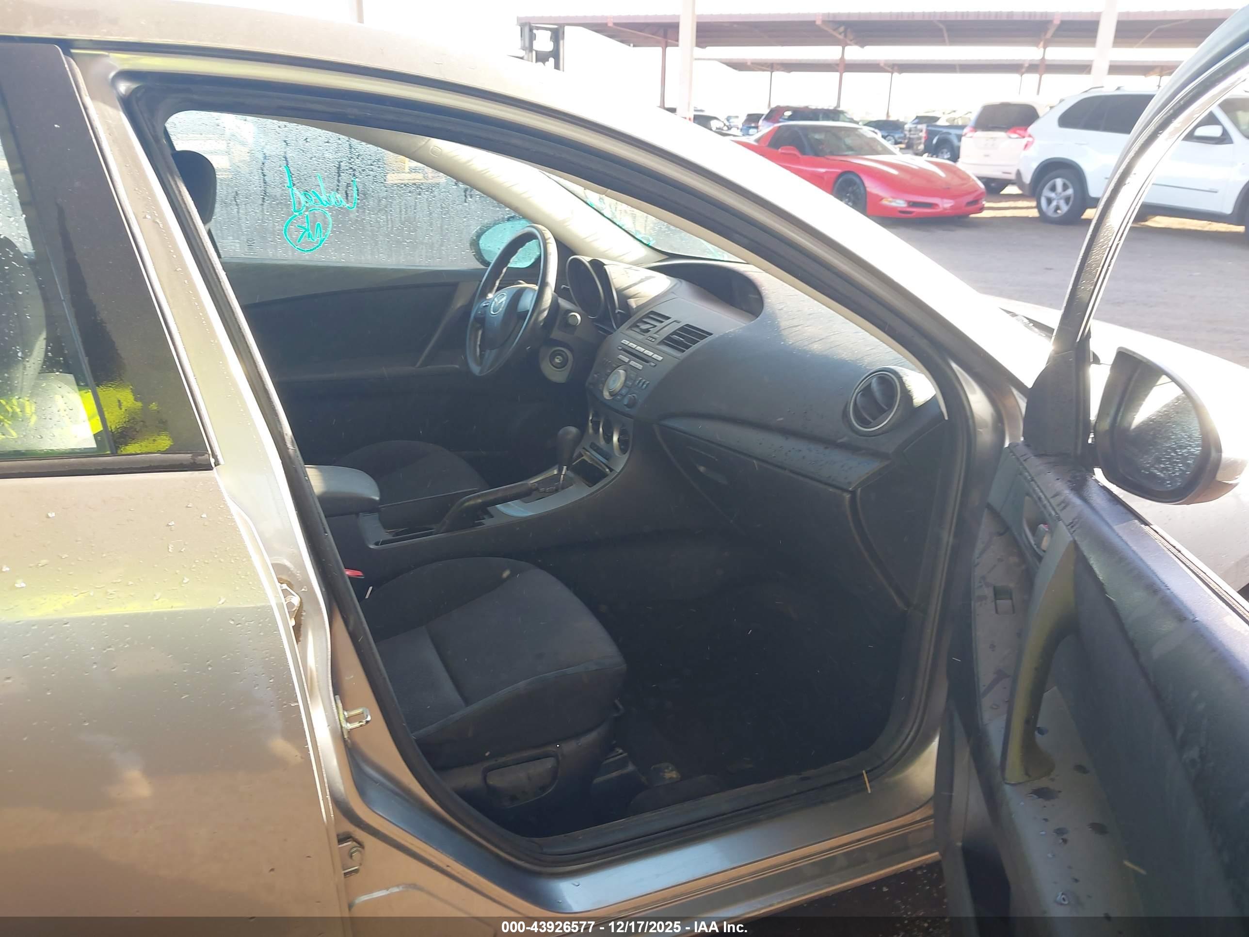 MAZDA MAZDA3 image 5