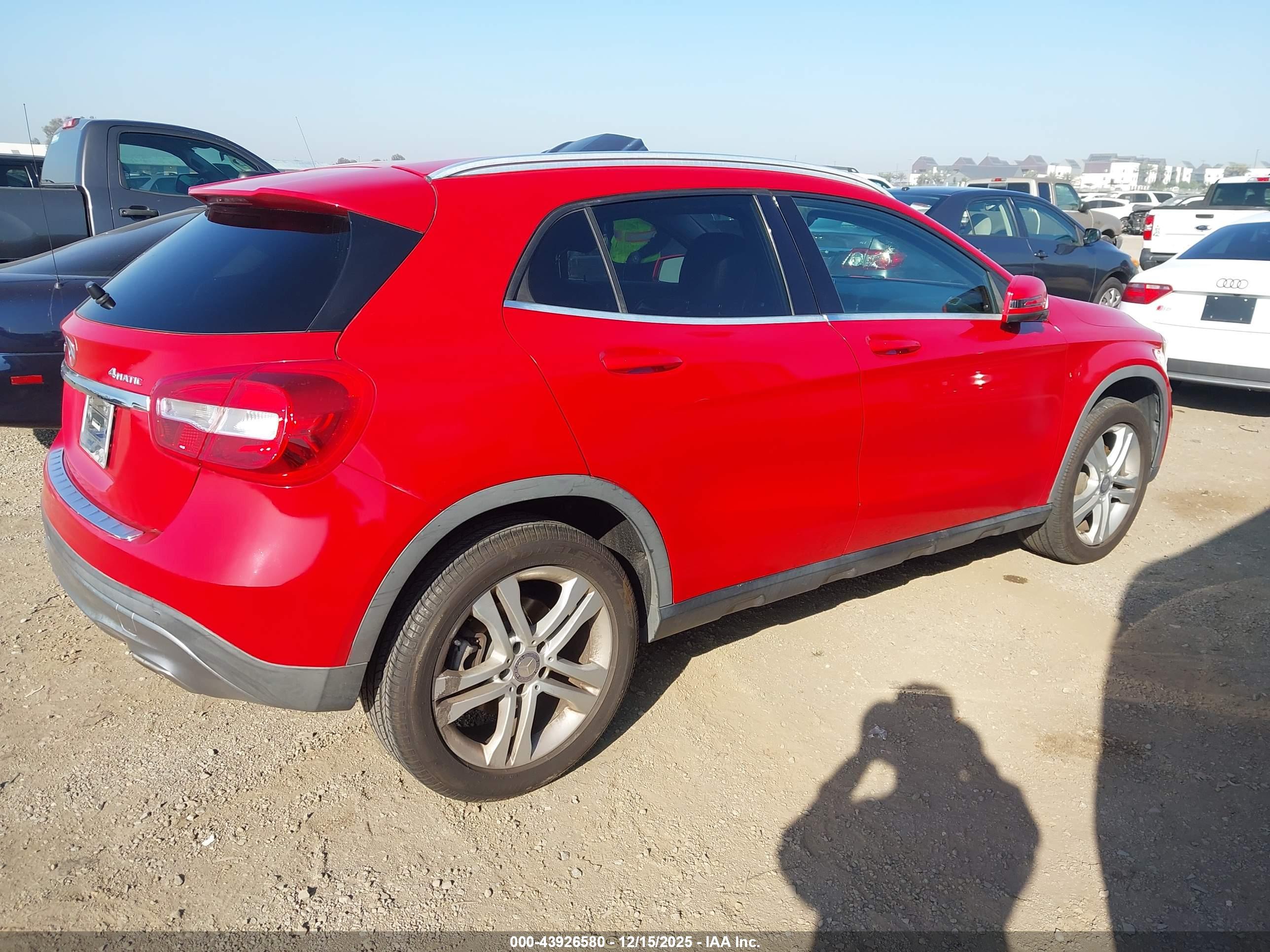 MERCEDES-BENZ GLA image 4