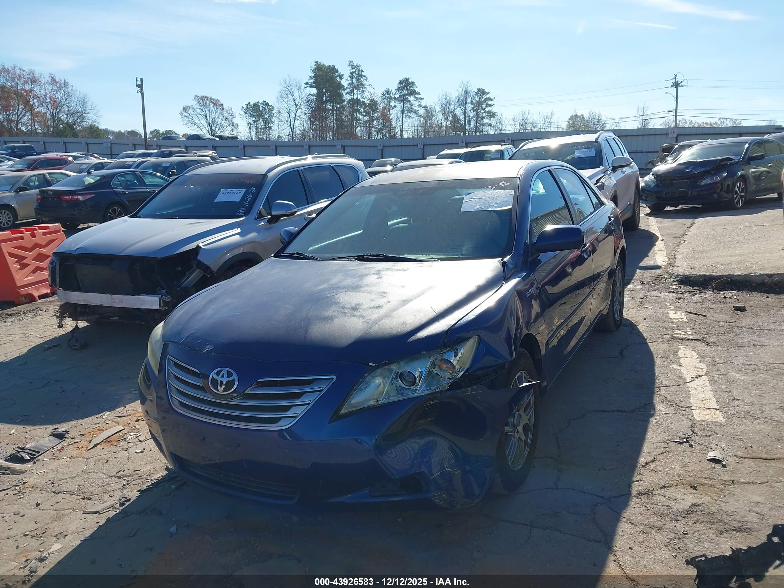 TOYOTA CAMRY image 2