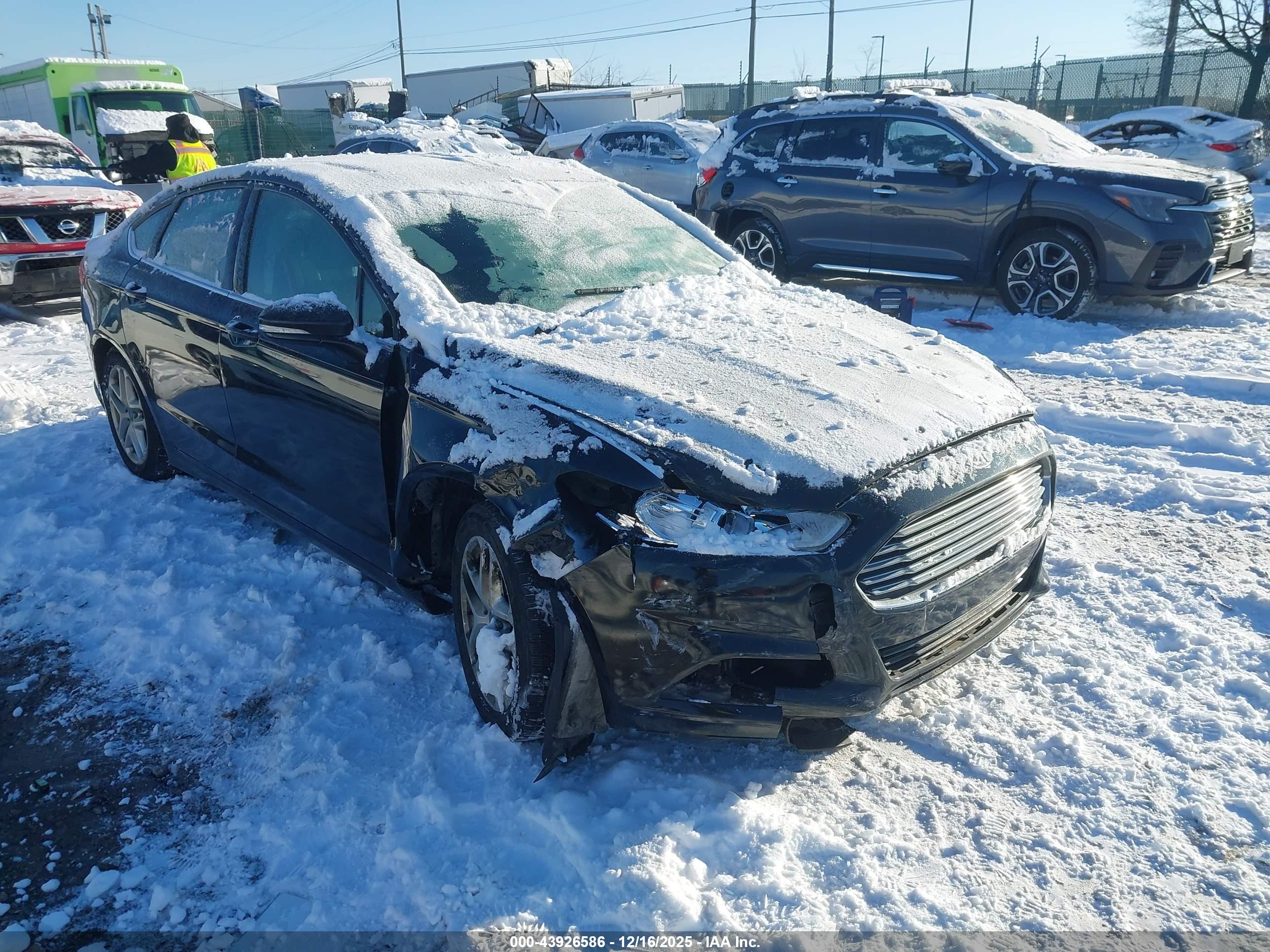 FORD FUSION image 6