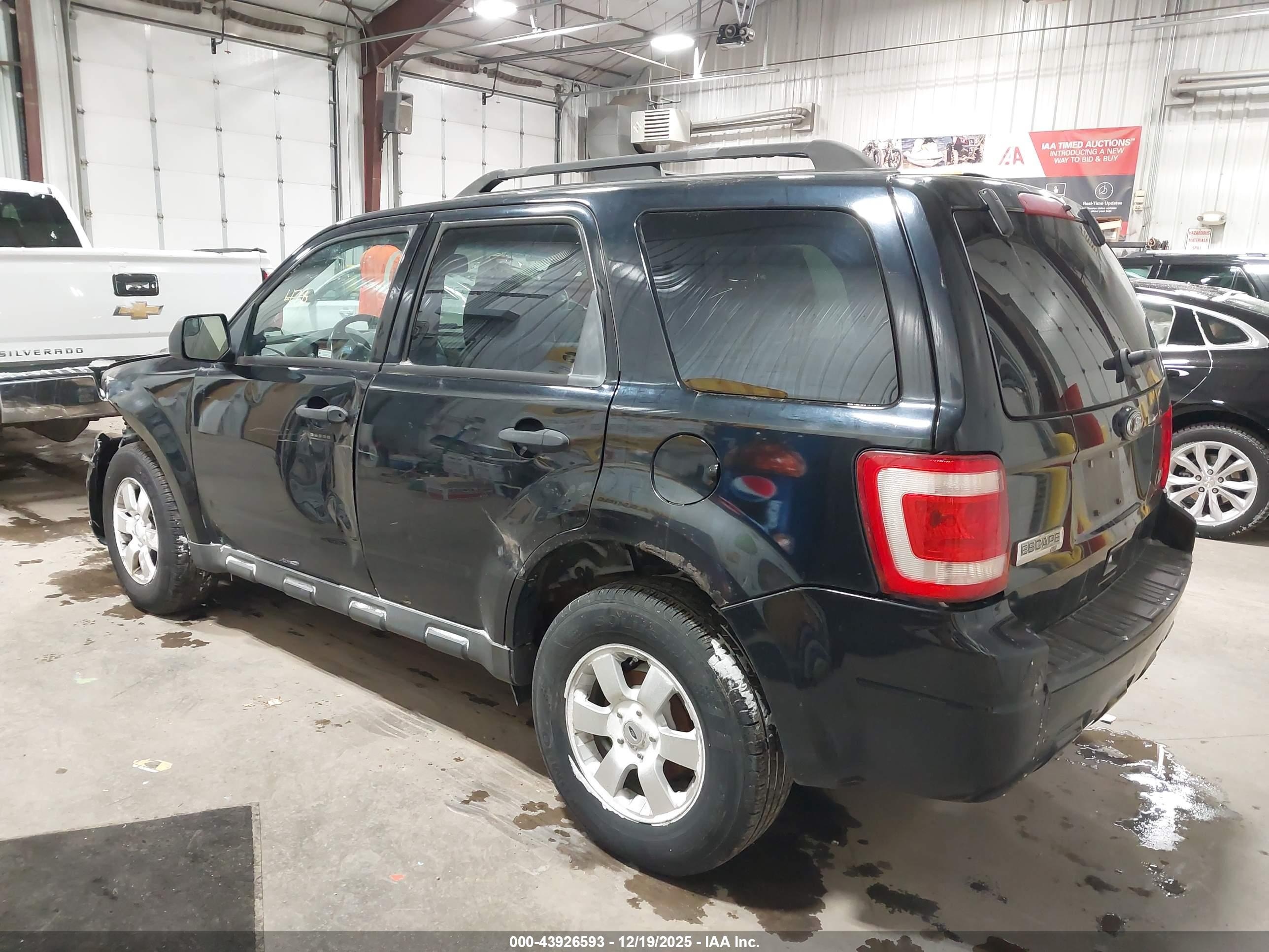 FORD ESCAPE image 3