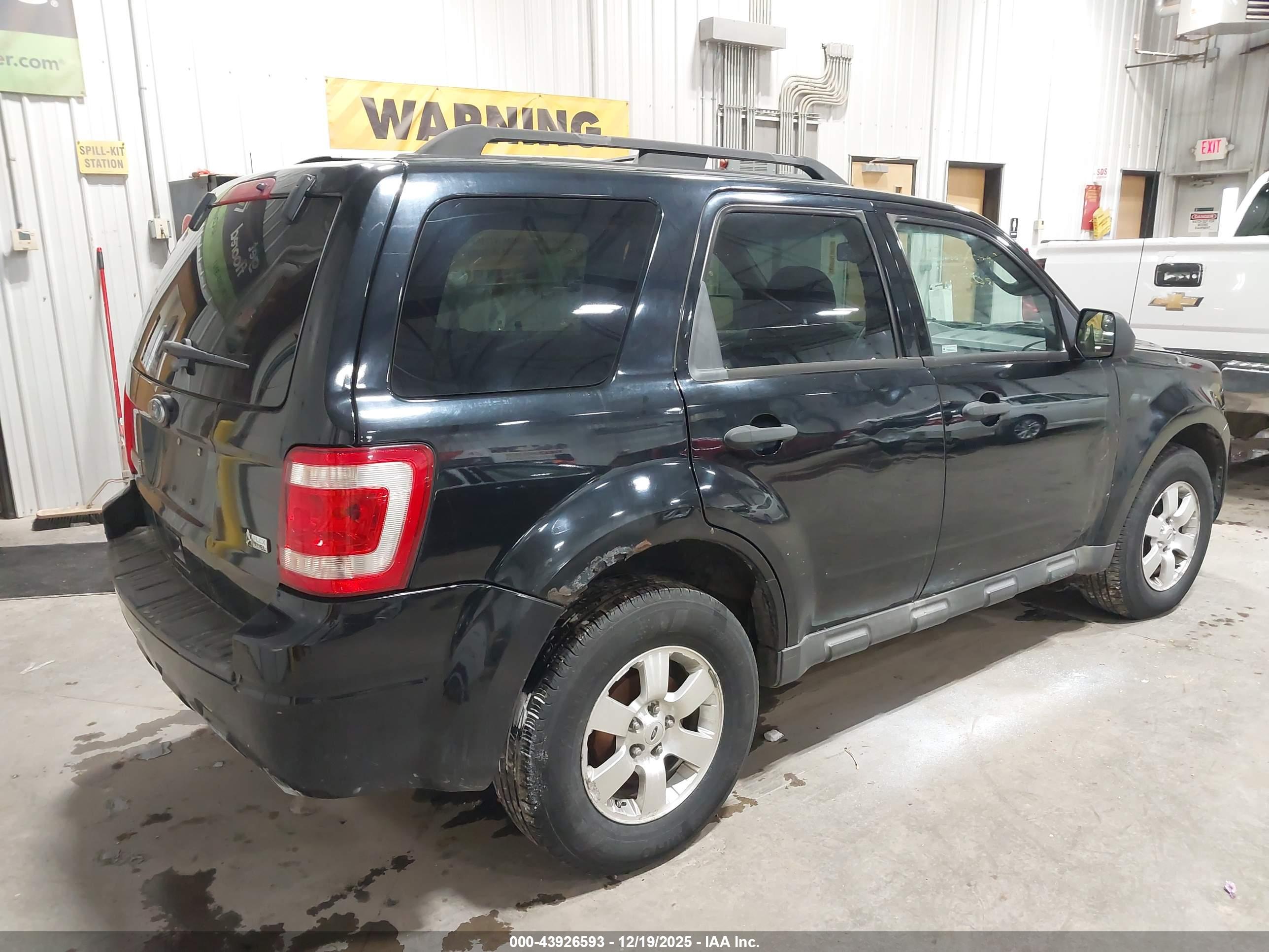 FORD ESCAPE image 4