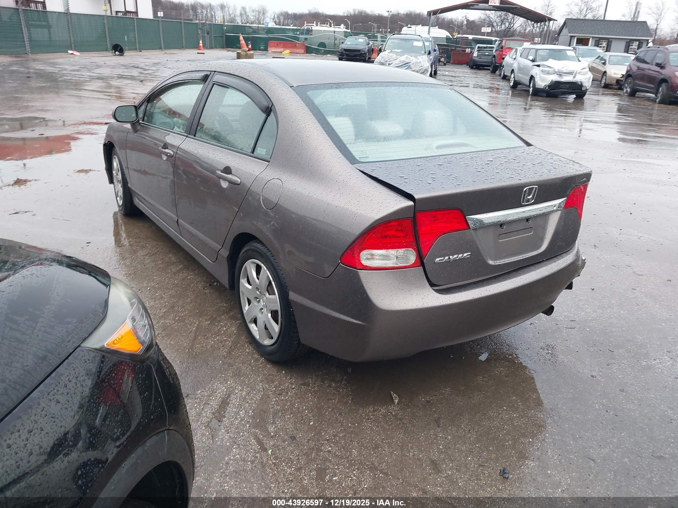 HONDA CIVIC image 3
