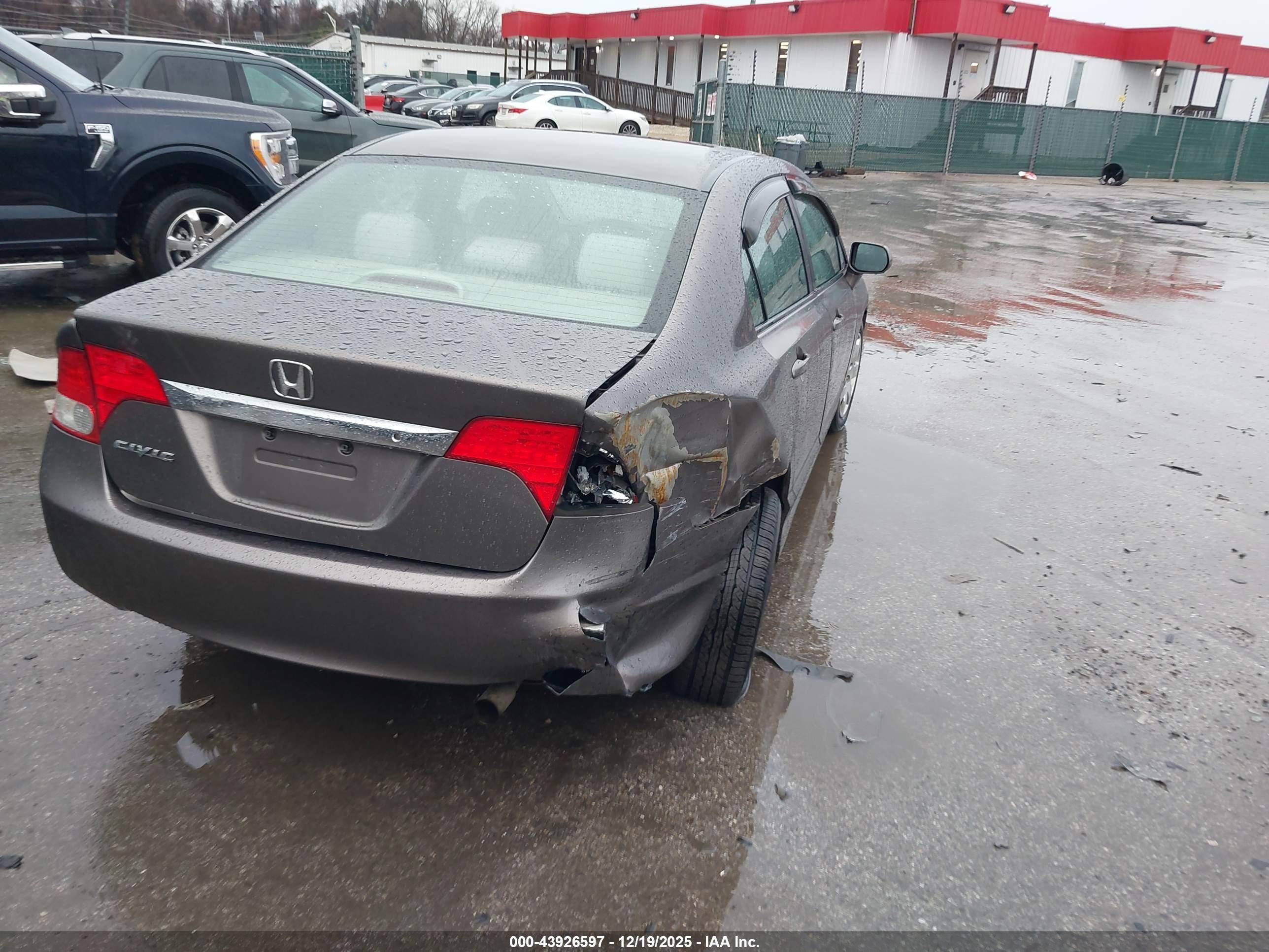 HONDA CIVIC image 4