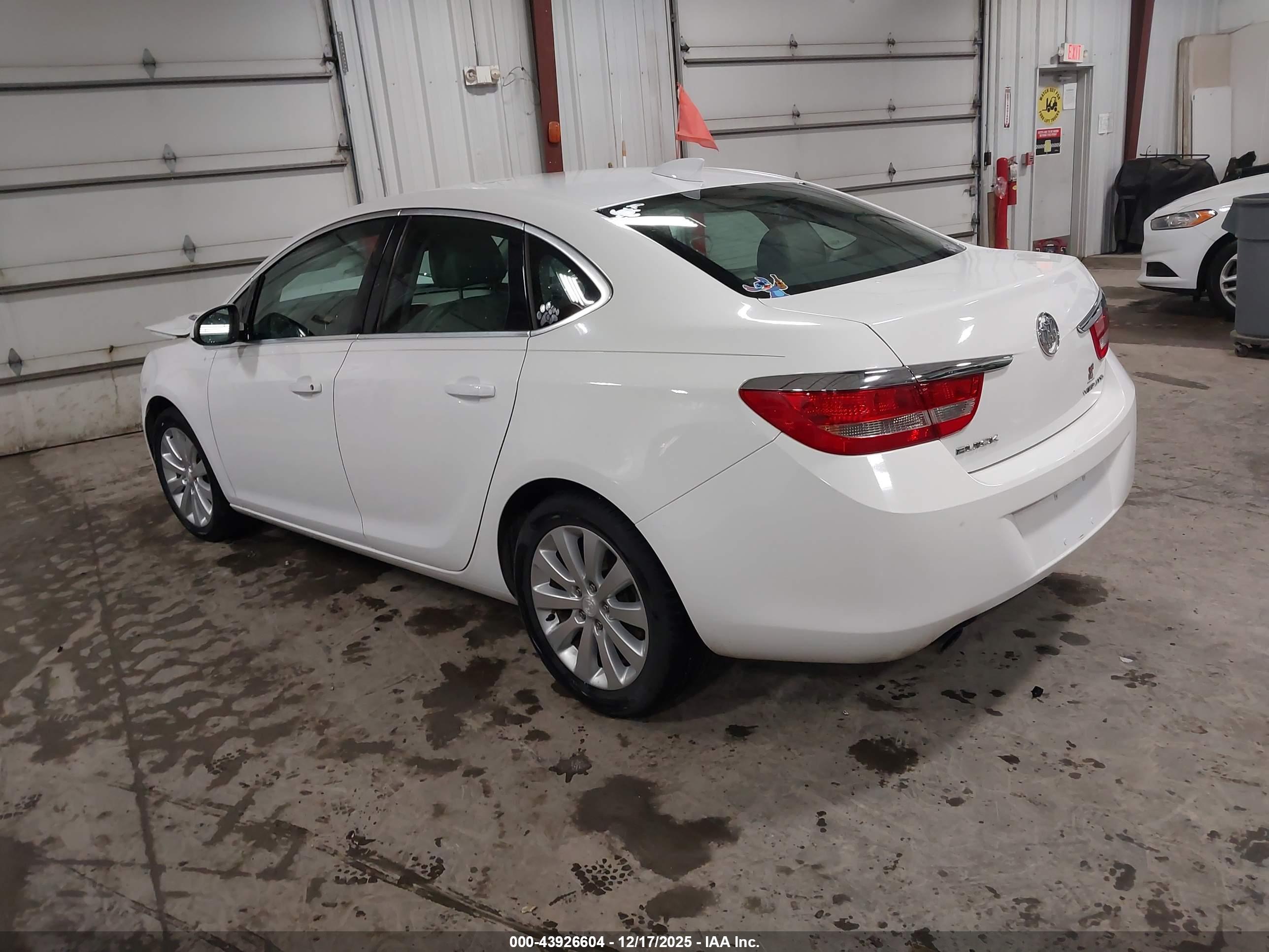 BUICK VERANO image 3