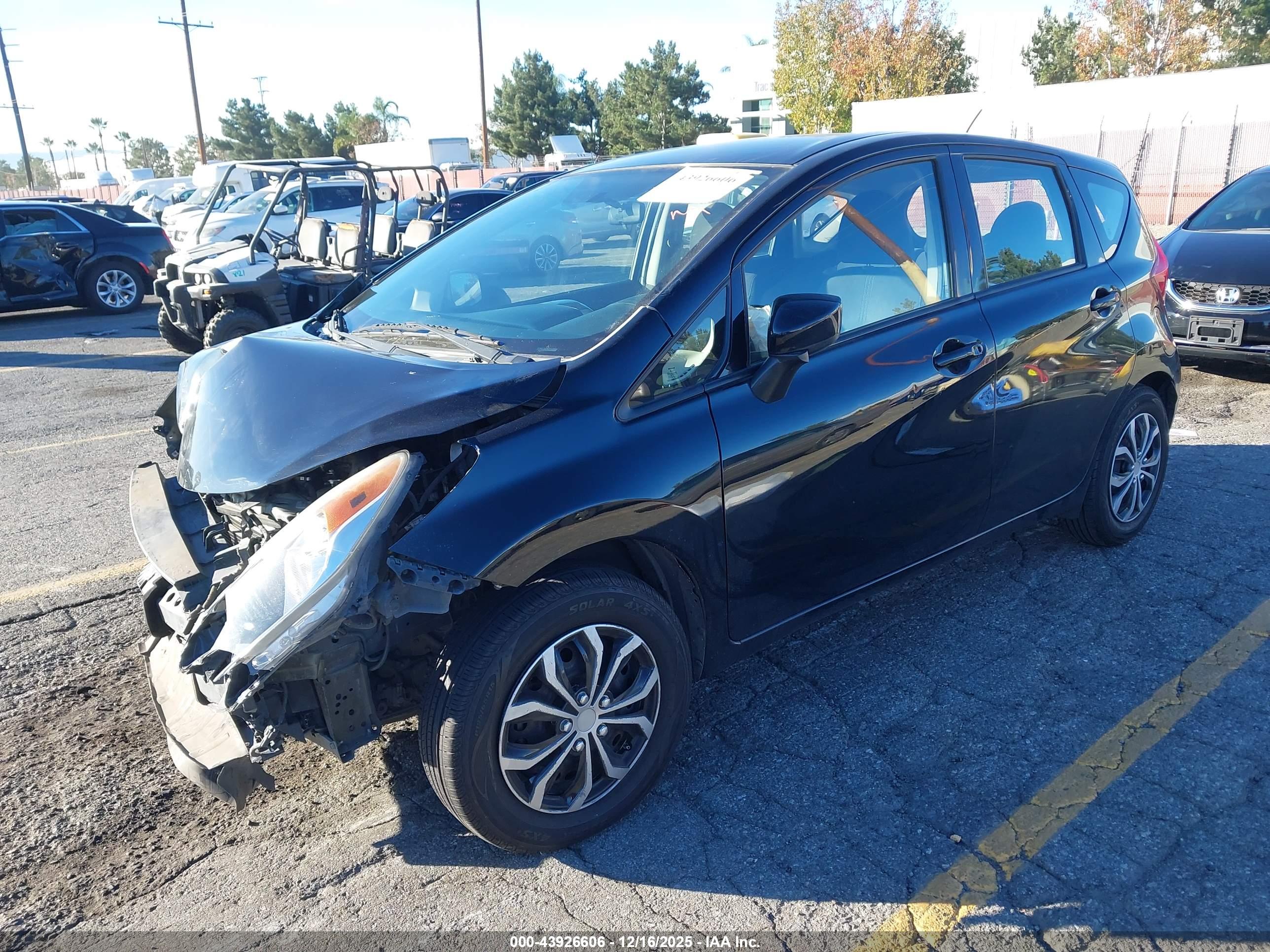NISSAN VERSA image 2