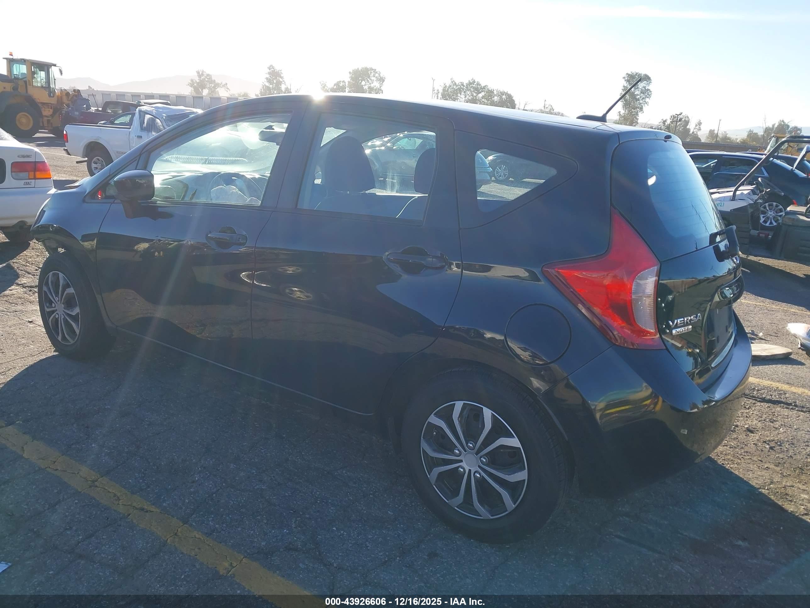 NISSAN VERSA image 3