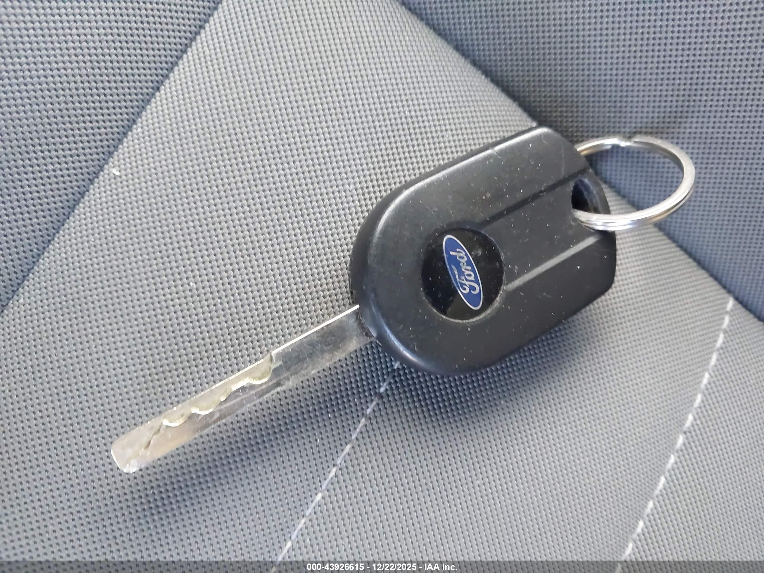 FORD ESCAPE image 11