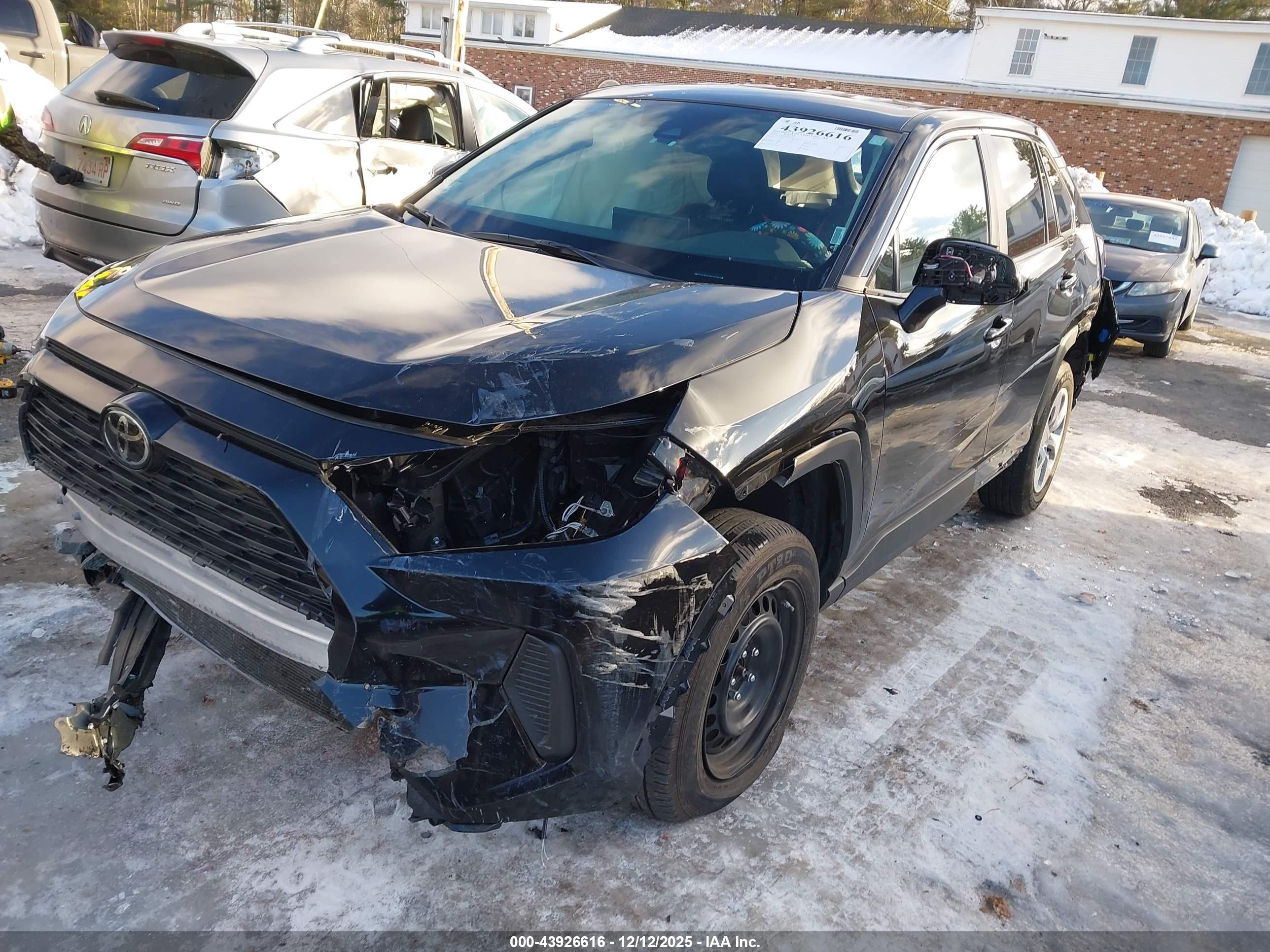TOYOTA RAV4 image 2