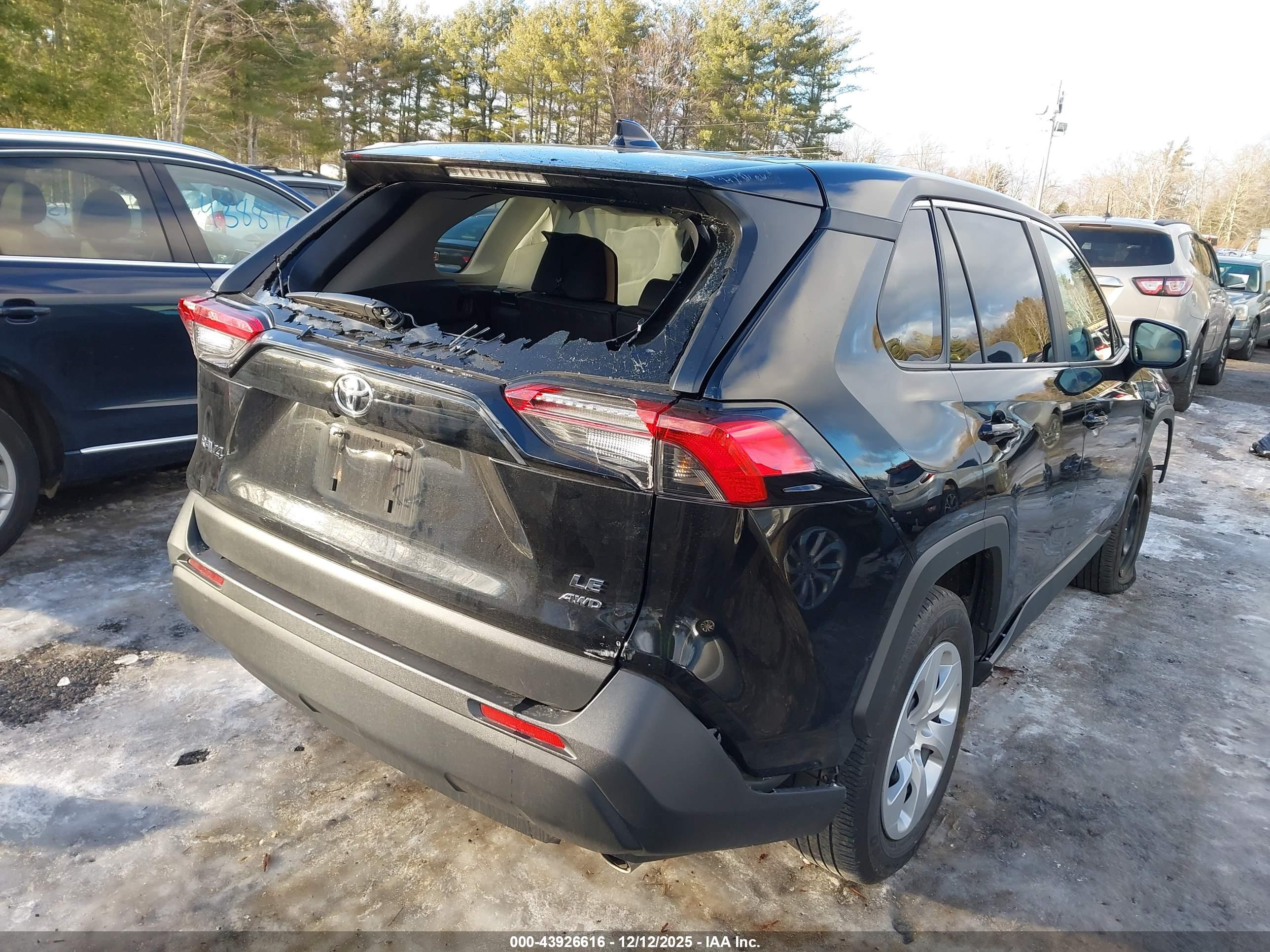 TOYOTA RAV4 image 4