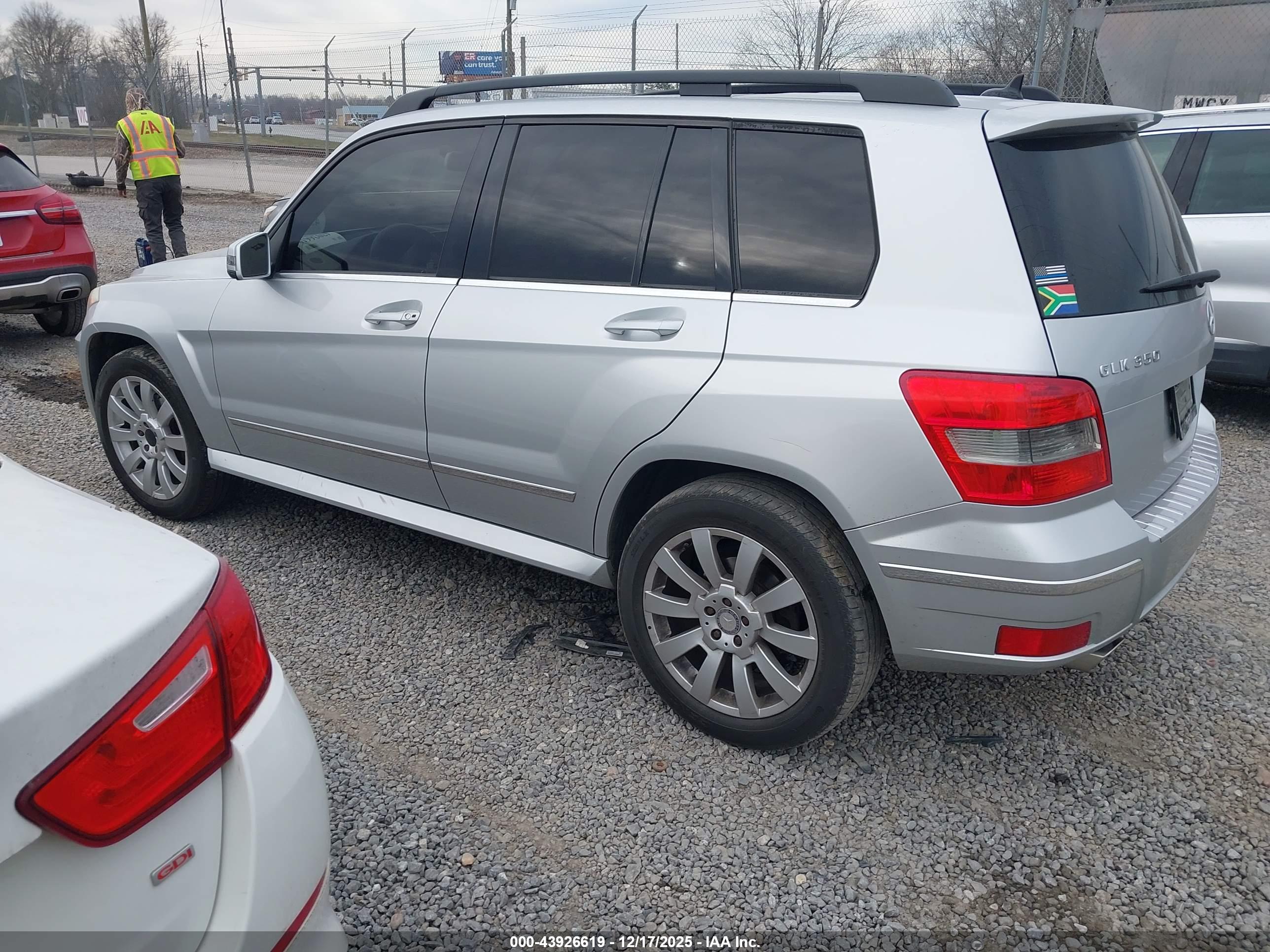 MERCEDES-BENZ GLK image 3