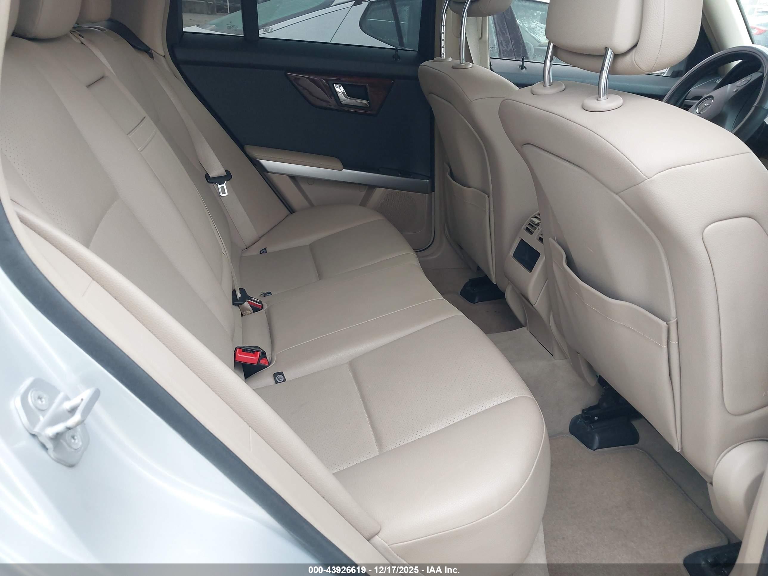MERCEDES-BENZ GLK image 8