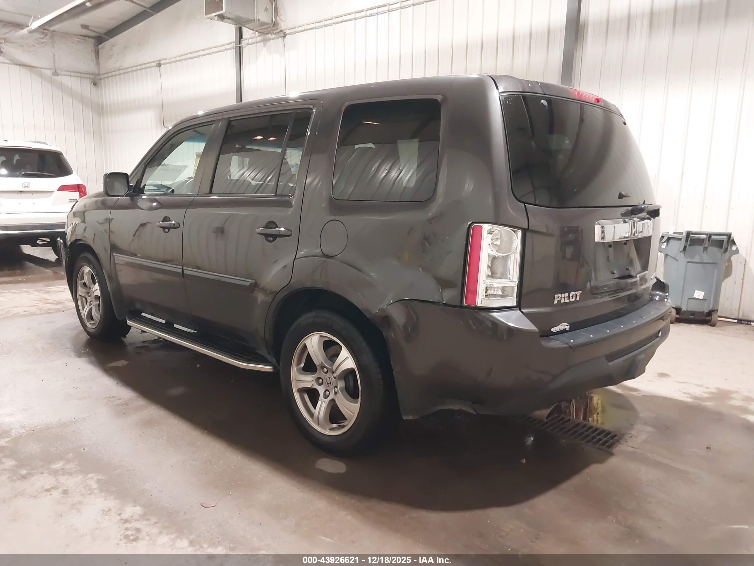 HONDA PILOT image 3