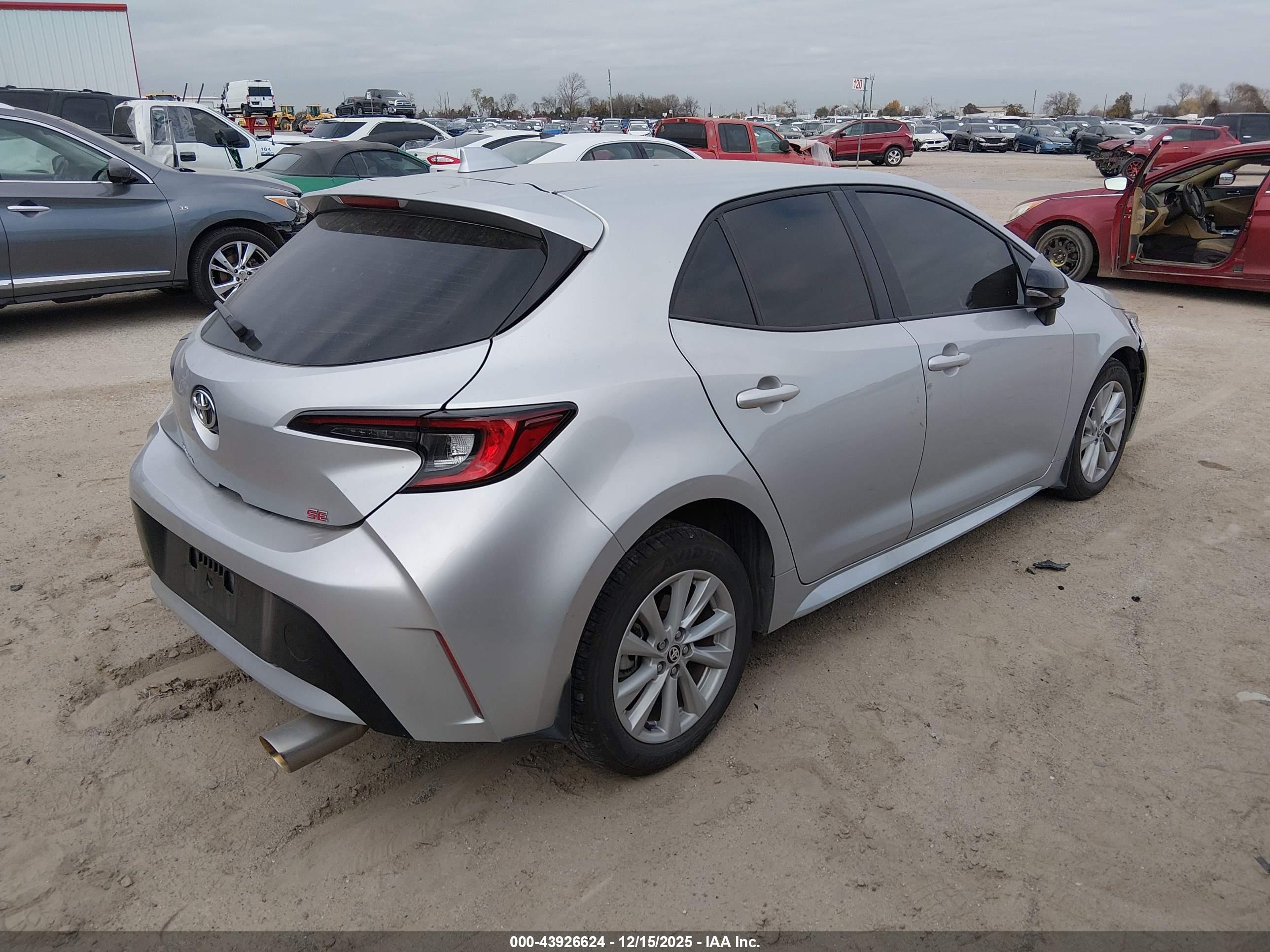 TOYOTA COROLLA image 4