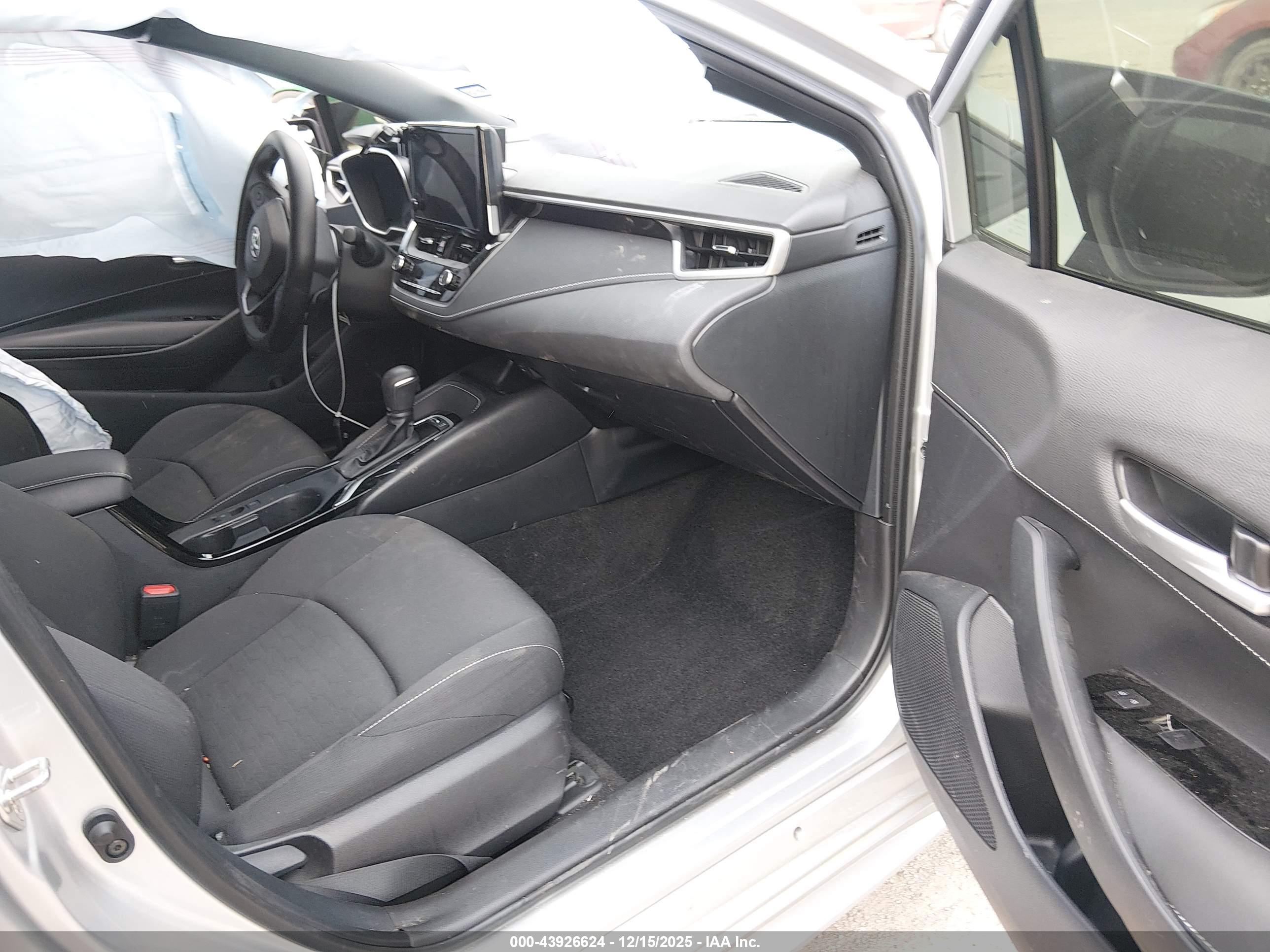TOYOTA COROLLA image 5