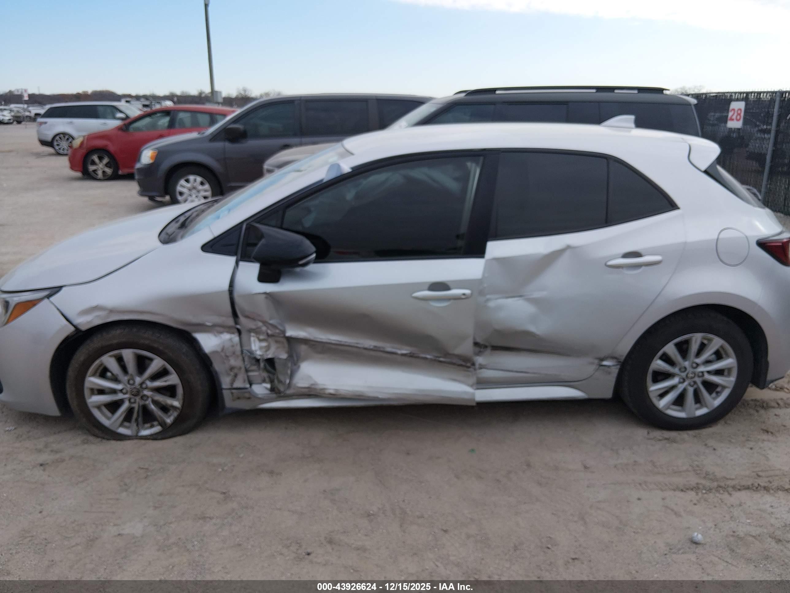 TOYOTA COROLLA image 6