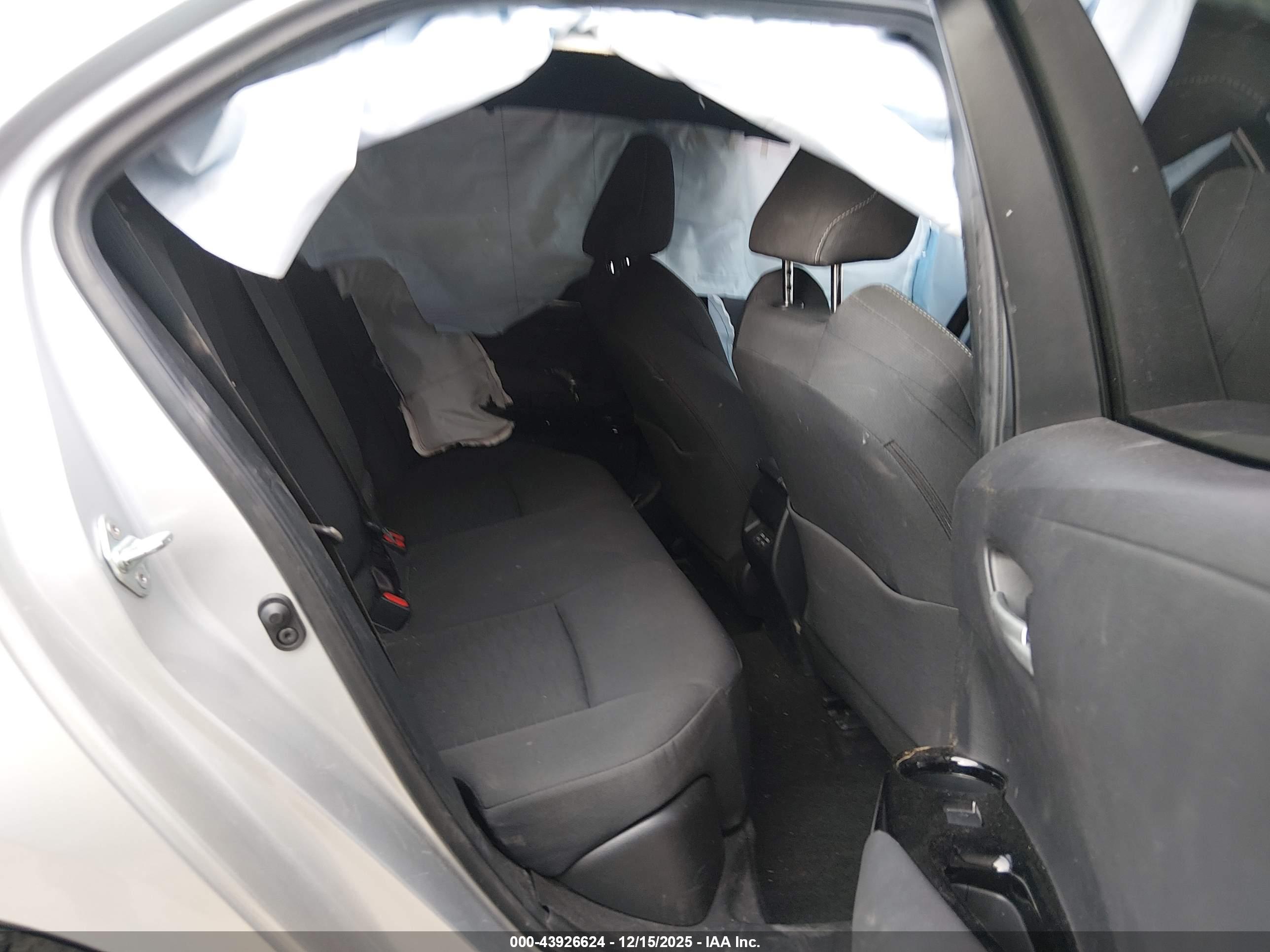 TOYOTA COROLLA image 8