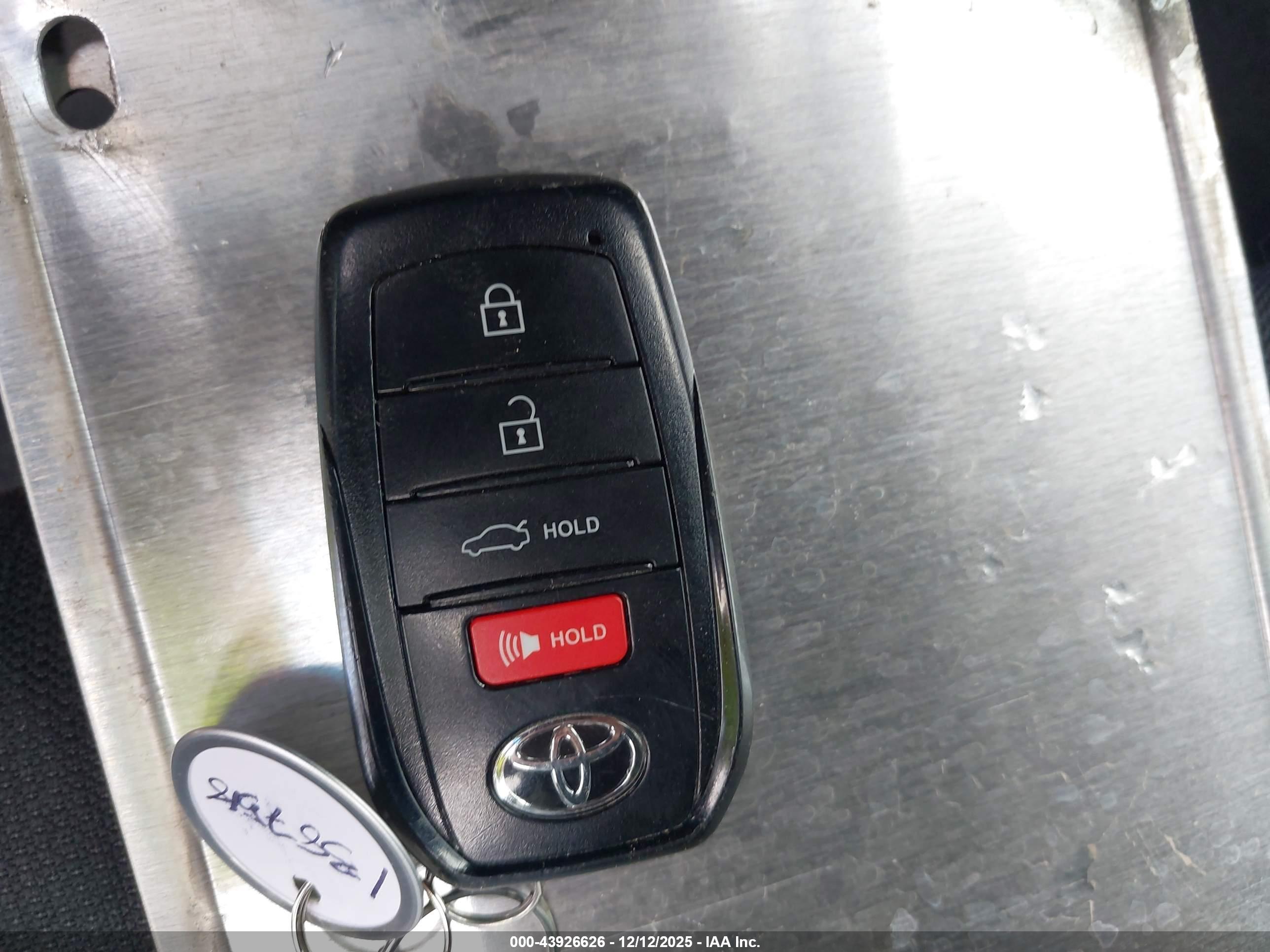 TOYOTA COROLLA image 11