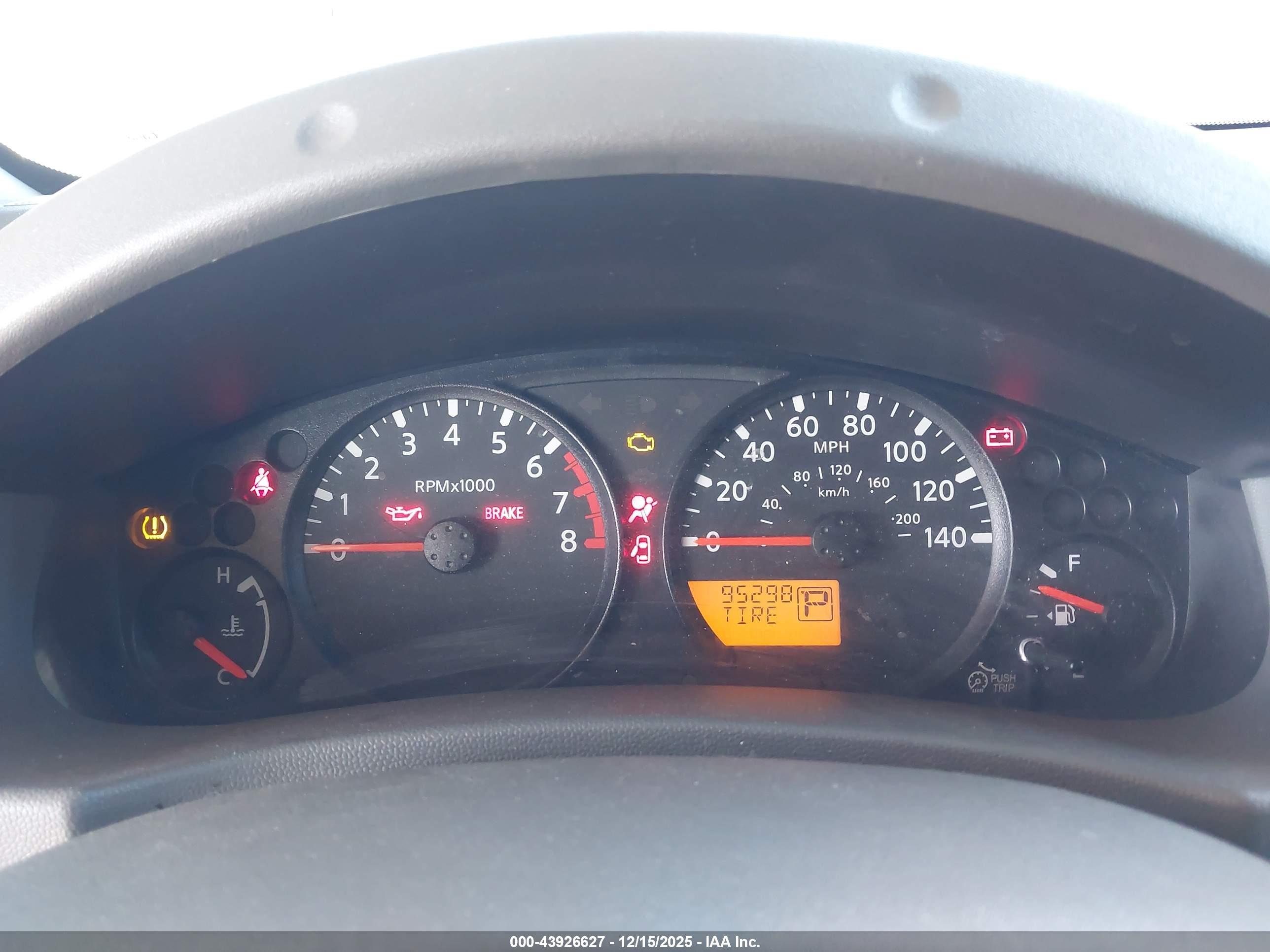 NISSAN FRONTIER image 7